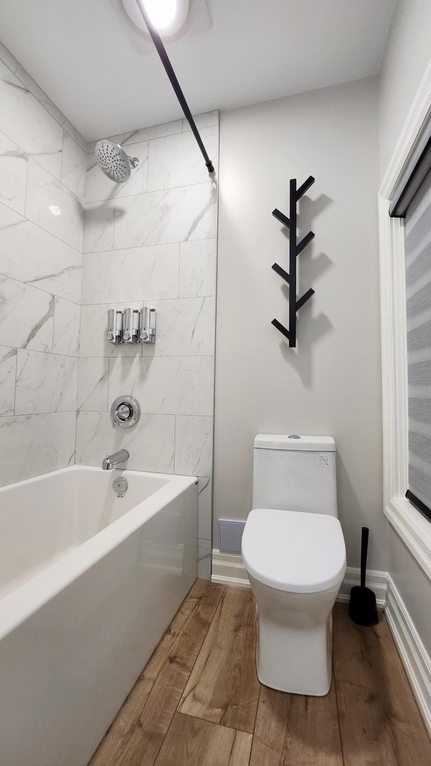 The Zen Escape Modern Queen Size One Bedroom Full Apartment