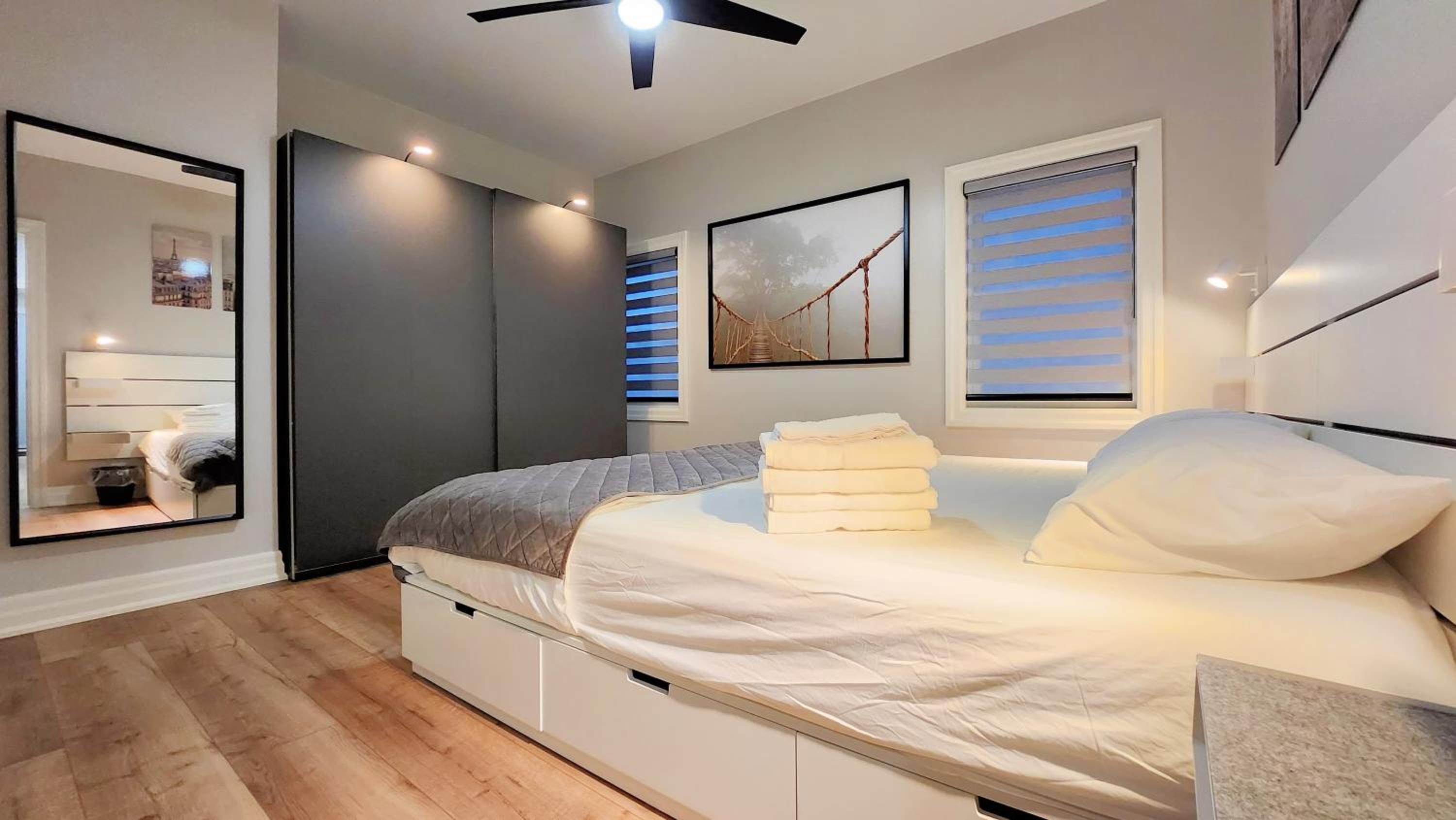 The Zen Escape Modern Queen Size One Bedroom Full Apartment
