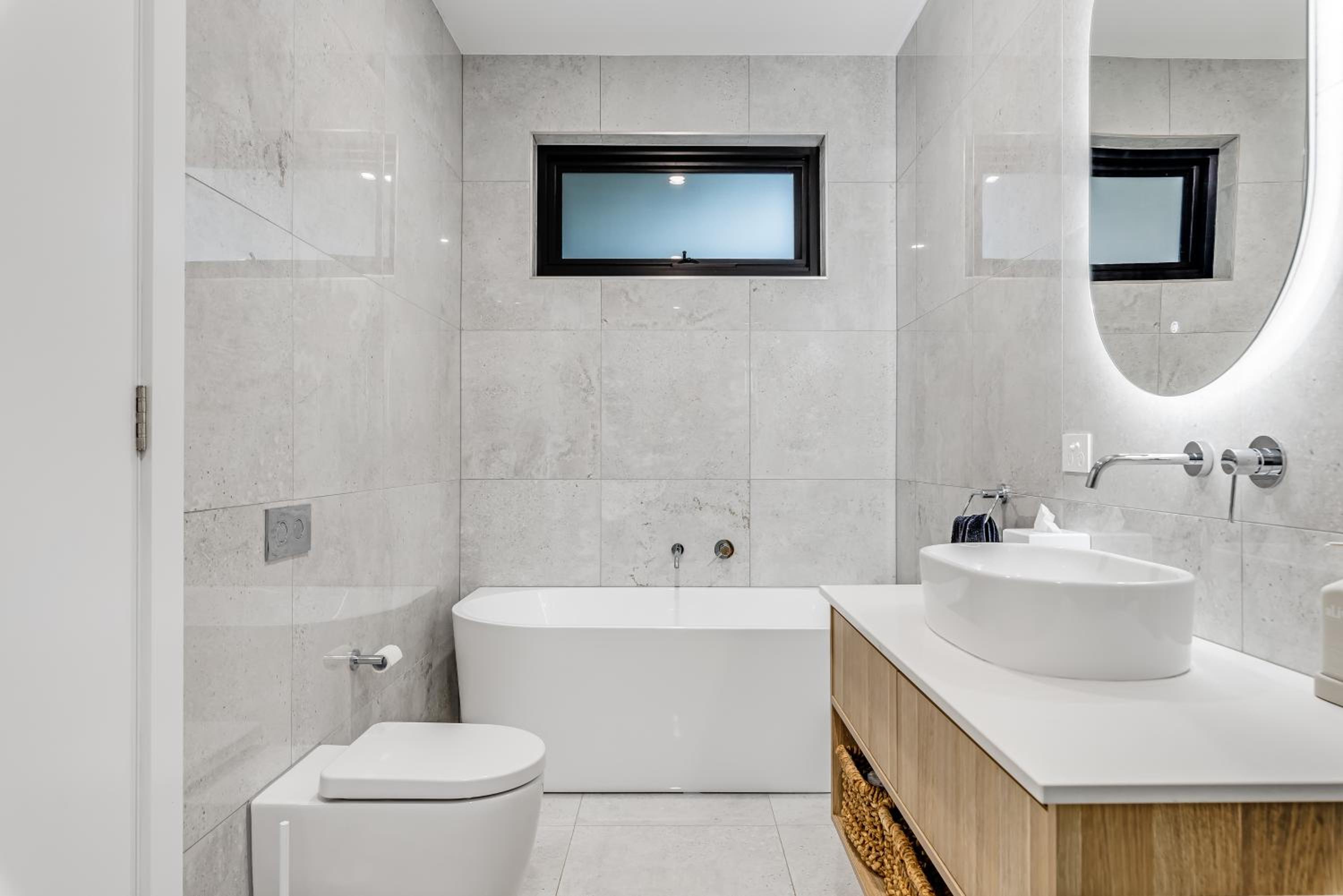 Vale 194 - Luxury Accommodation in McLaren Vale - 5 holiday homes with king size beds