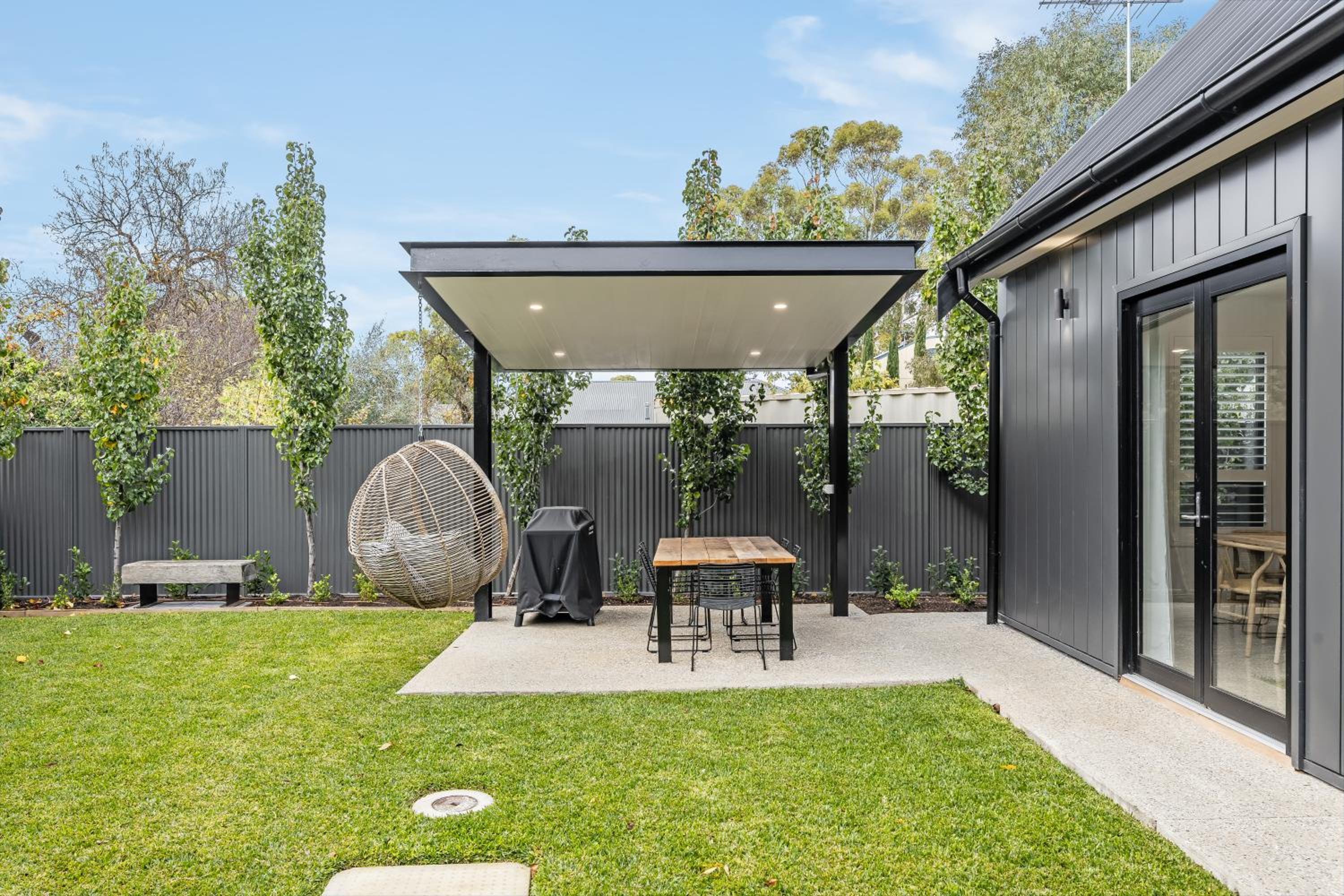 Vale 194 - Luxury Accommodation in McLaren Vale - 5 holiday homes with king size beds