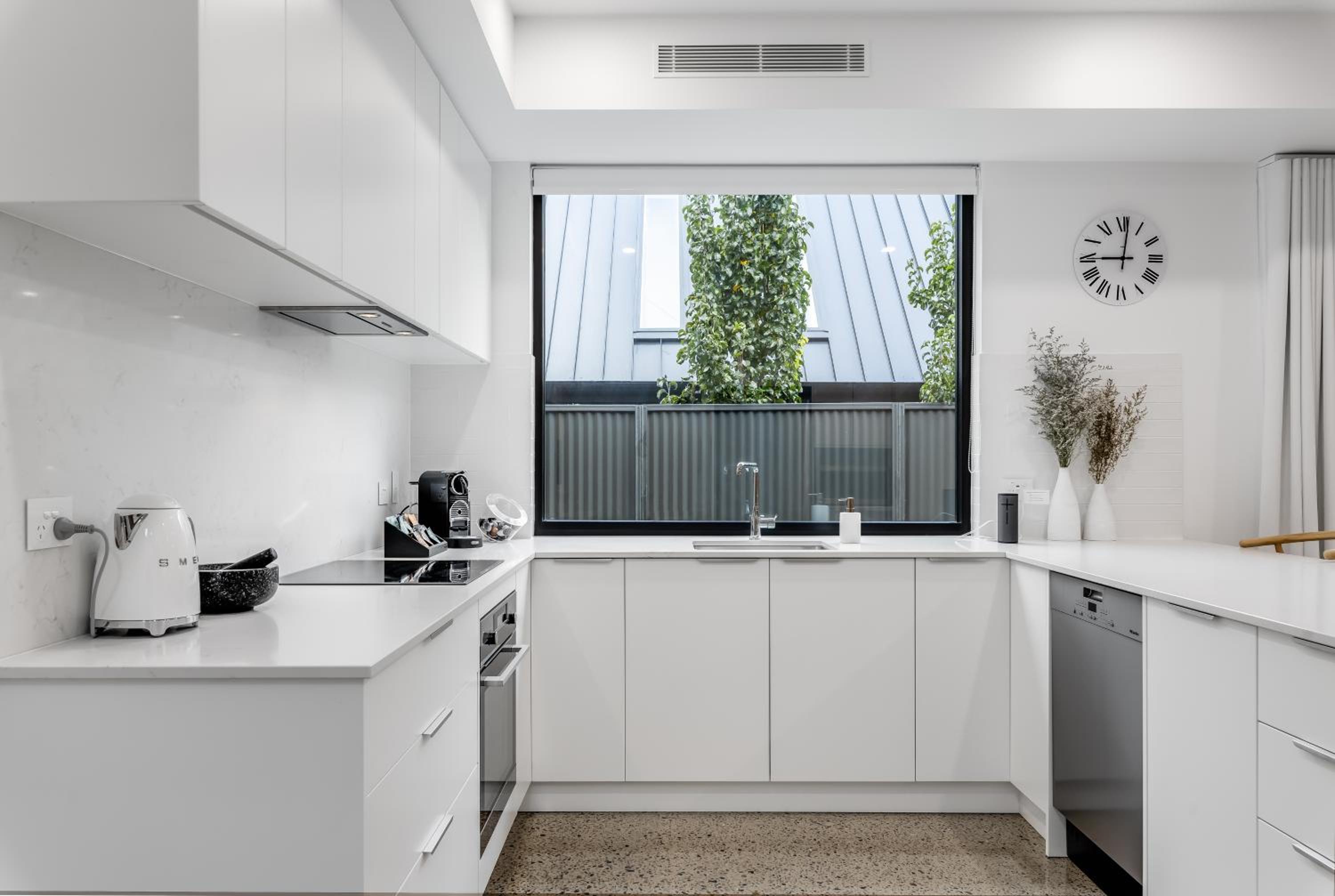 Vale 194 - Luxury Accommodation in McLaren Vale - 5 holiday homes with king size beds