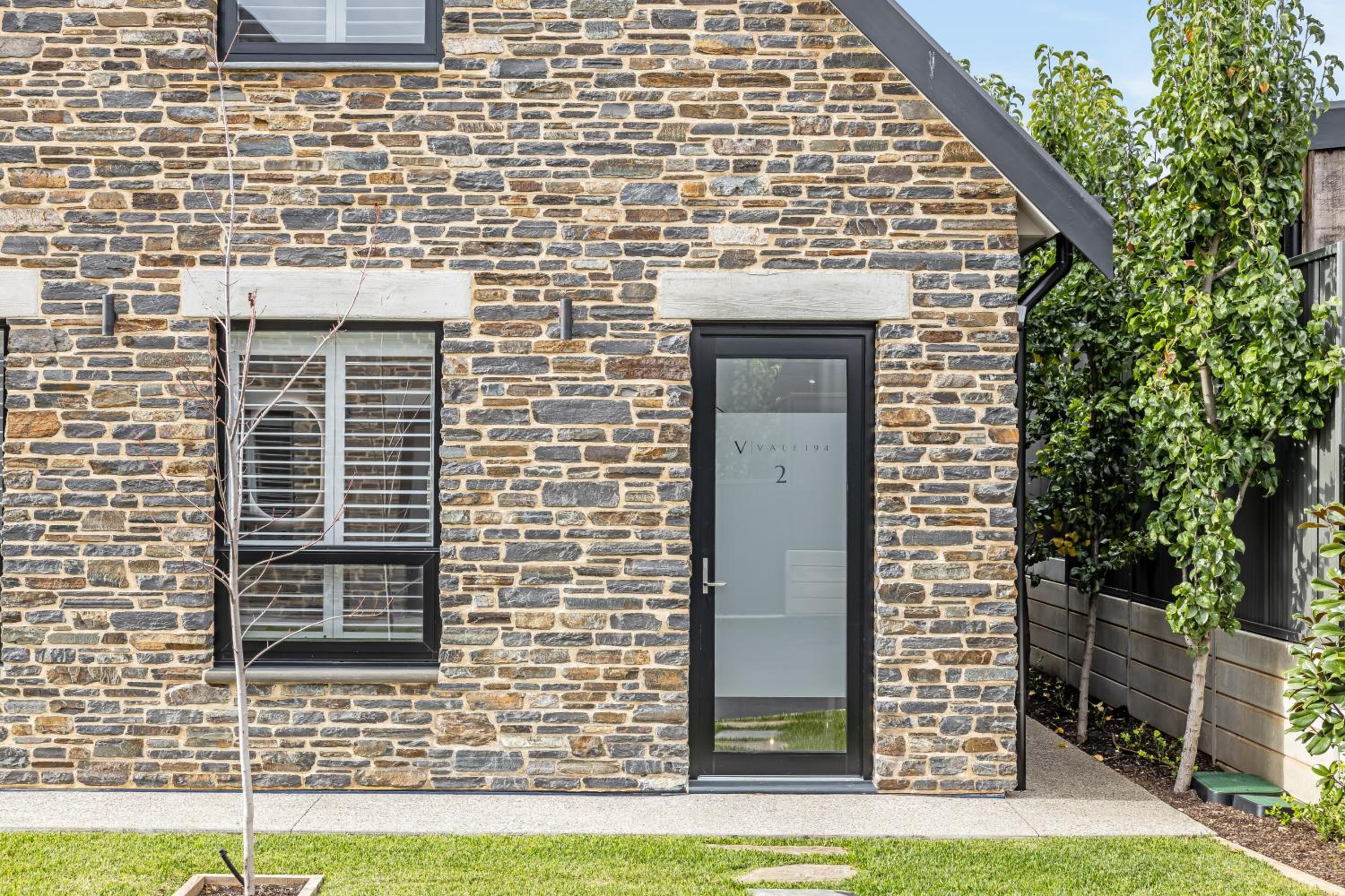 Vale 194 - Luxury Accommodation in McLaren Vale - 5 holiday homes with king size beds
