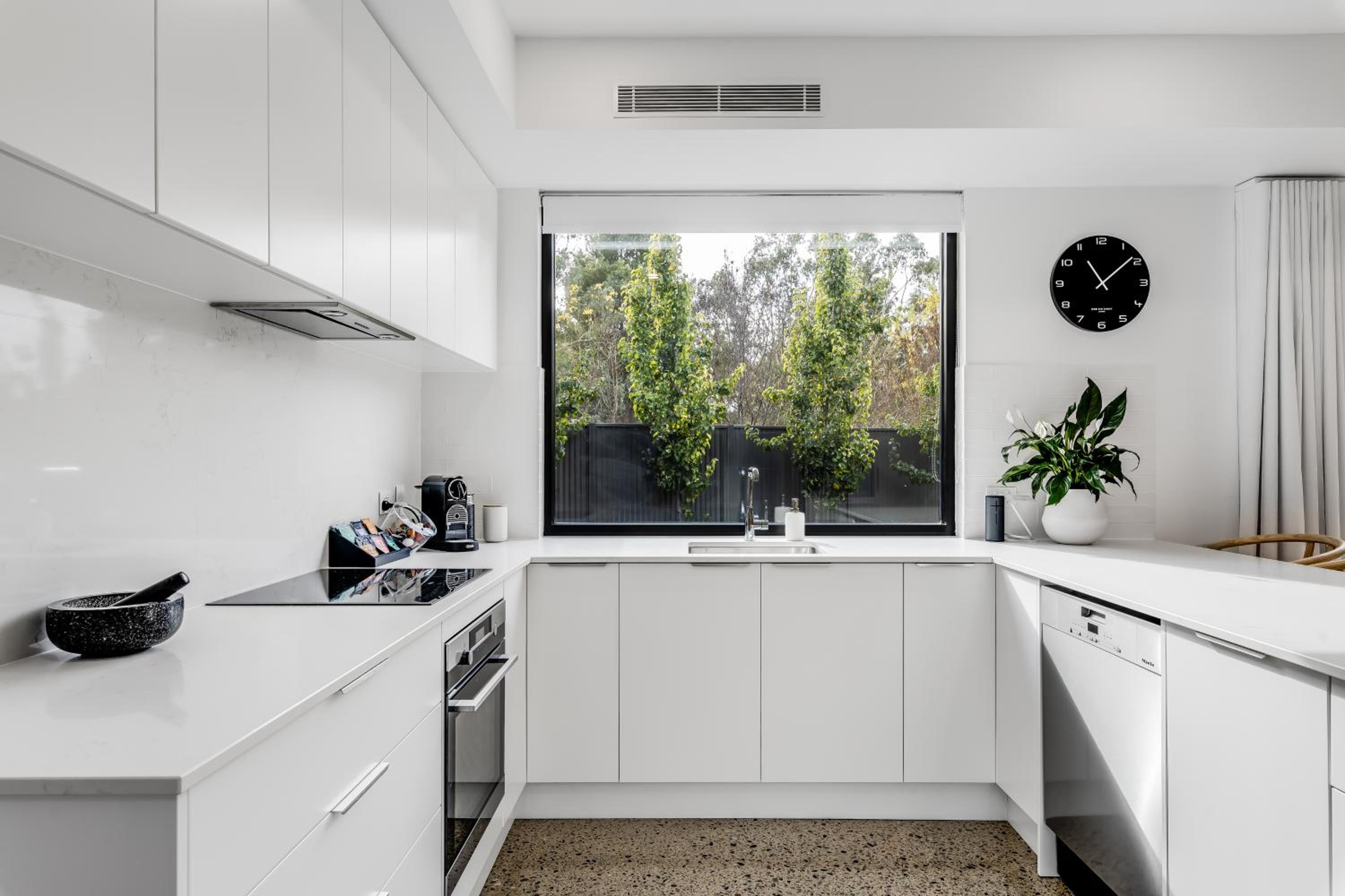 Vale 194 - Luxury Accommodation in McLaren Vale - 5 holiday homes with king size beds