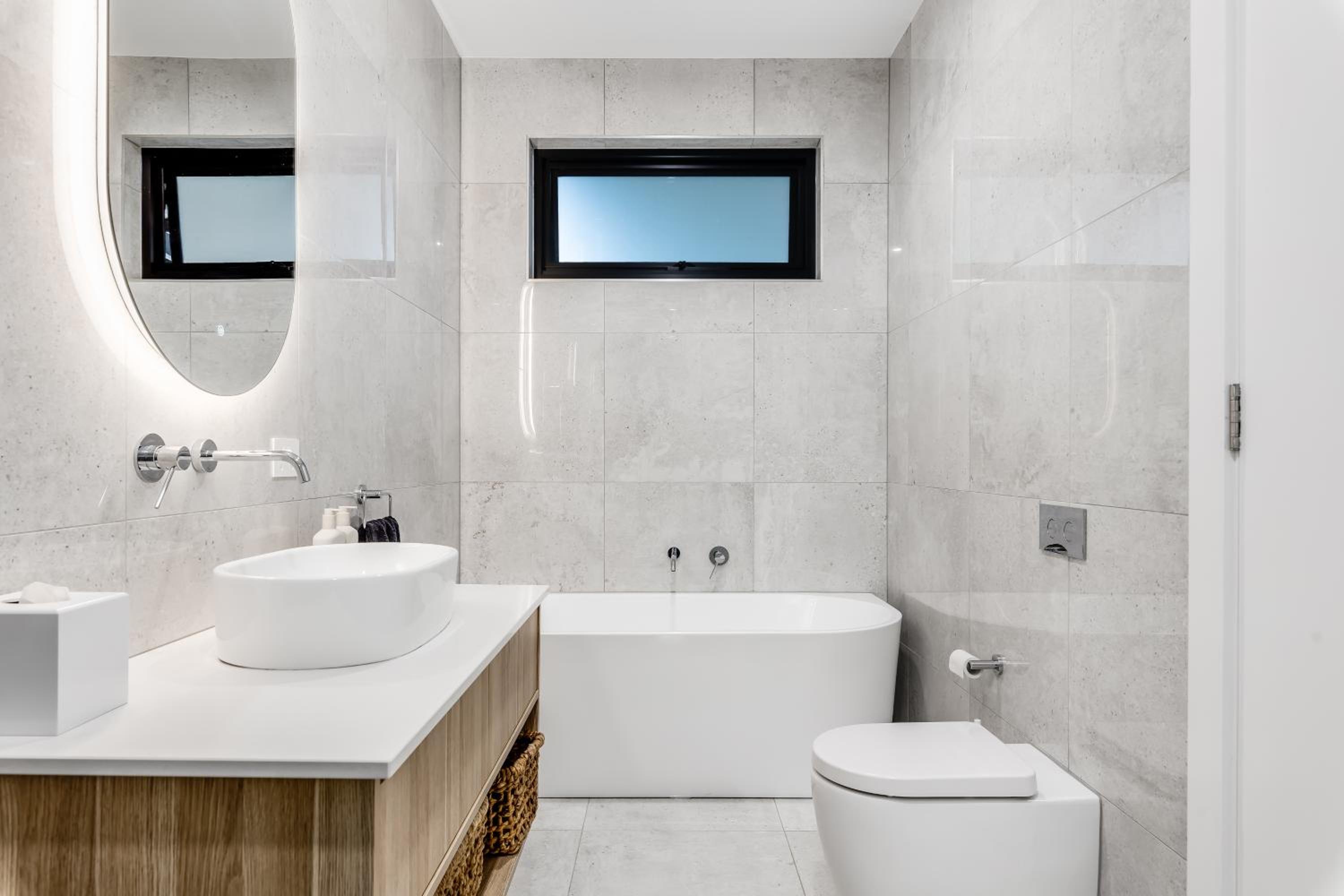 Vale 194 - Luxury Accommodation in McLaren Vale - 5 holiday homes with king size beds
