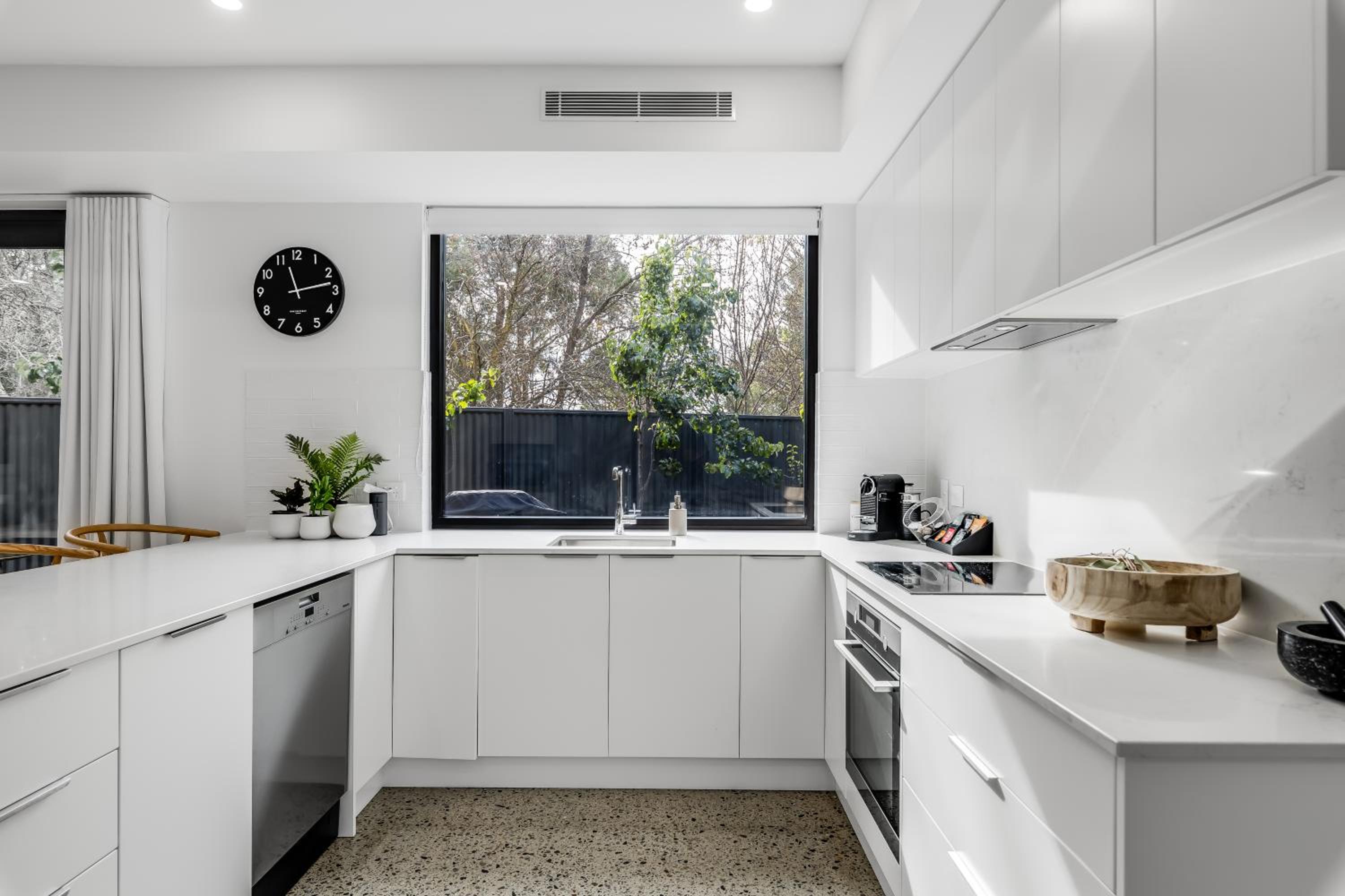 Vale 194 - Luxury Accommodation in McLaren Vale - 5 holiday homes with king size beds