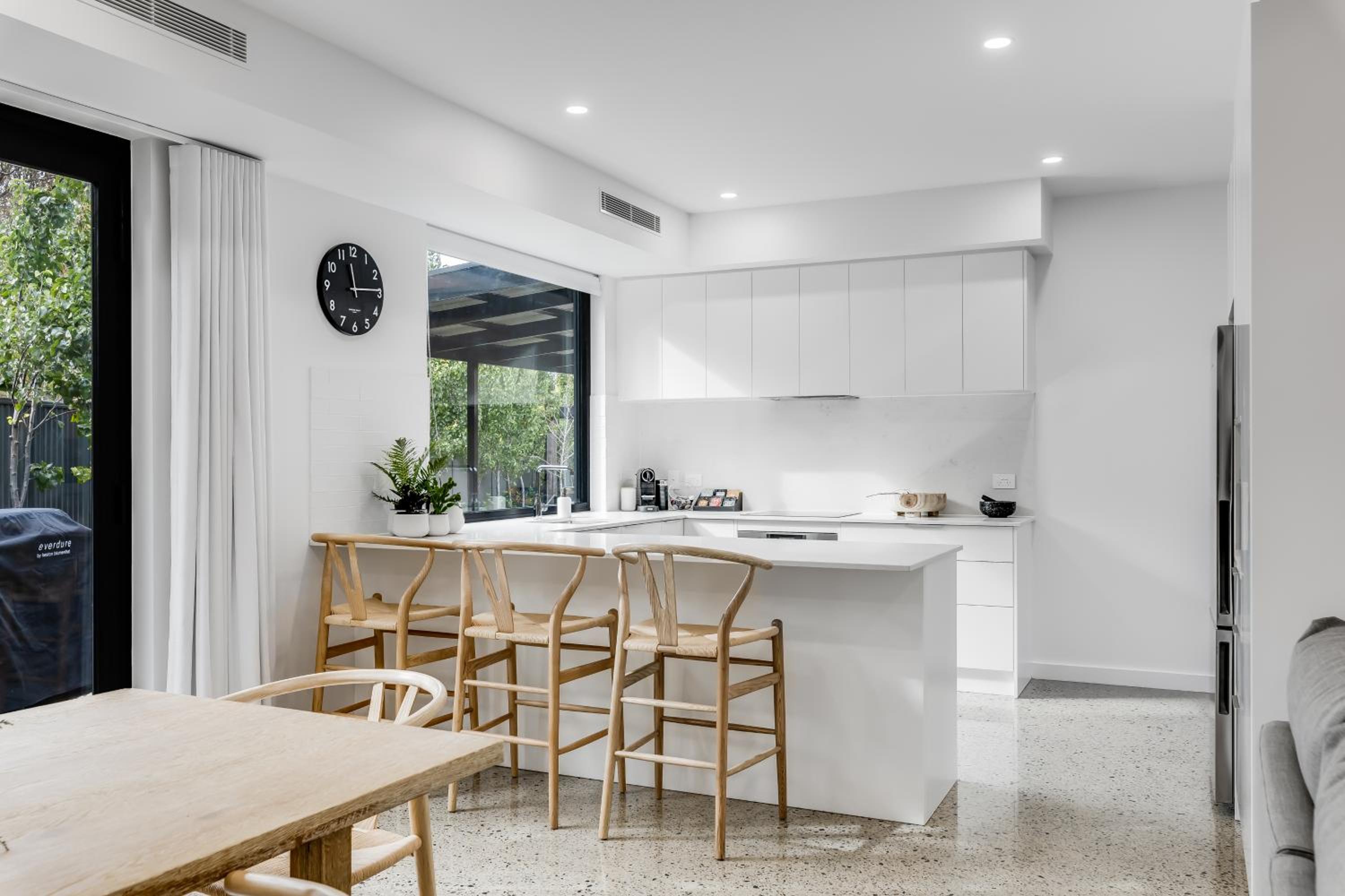 Vale 194 - Luxury Accommodation in McLaren Vale - 5 holiday homes with king size beds