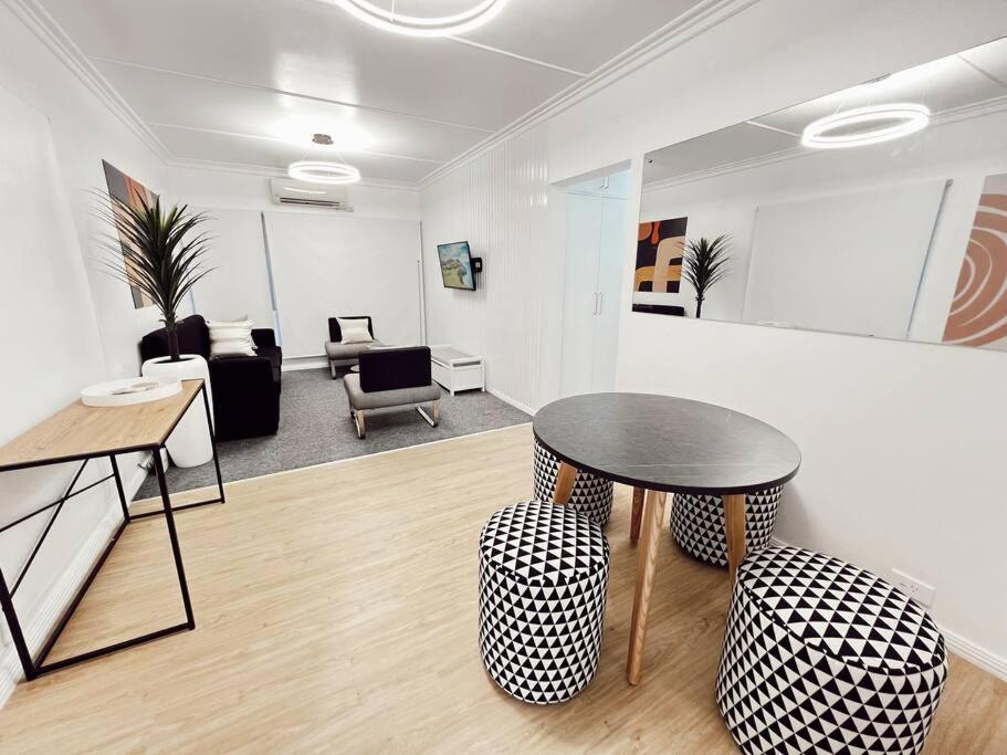 Gladstone Gem 7 - Suva CBD 2 Bedroom Apartment - view 3