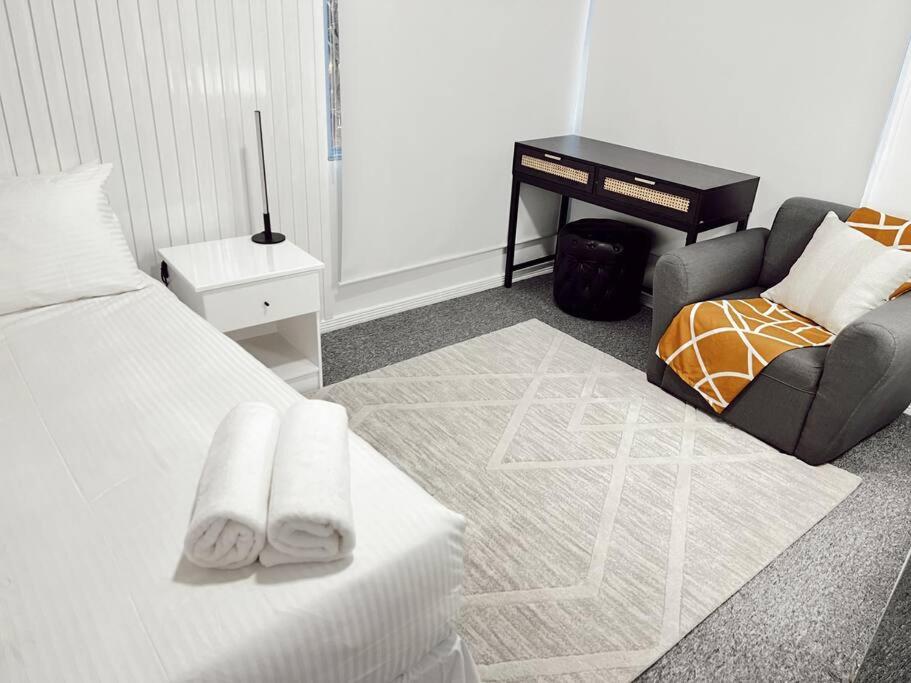 Gladstone Gem 7 - Suva CBD 2 Bedroom Apartment - view 5
