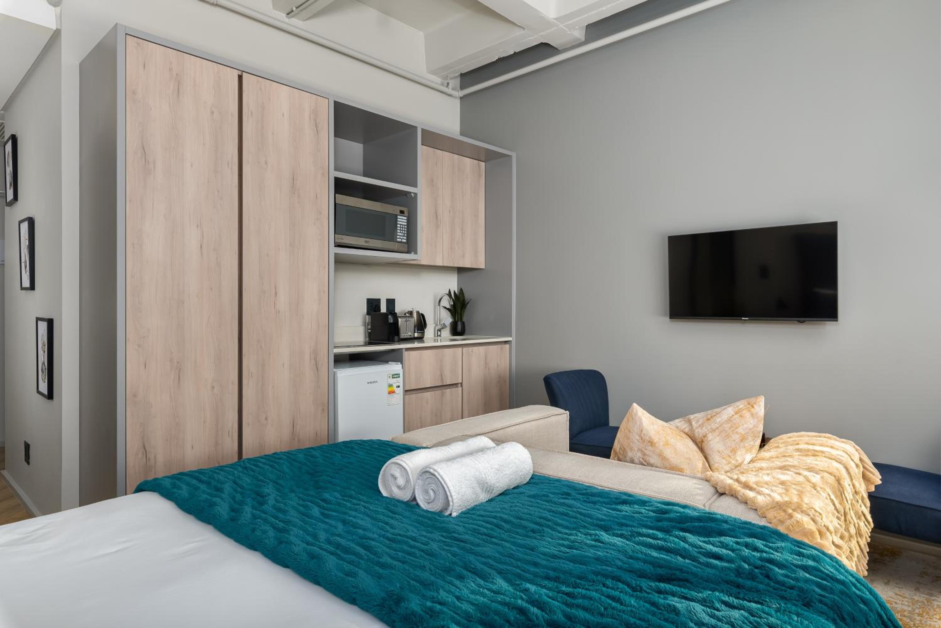 One Thibault Luxury Apartments