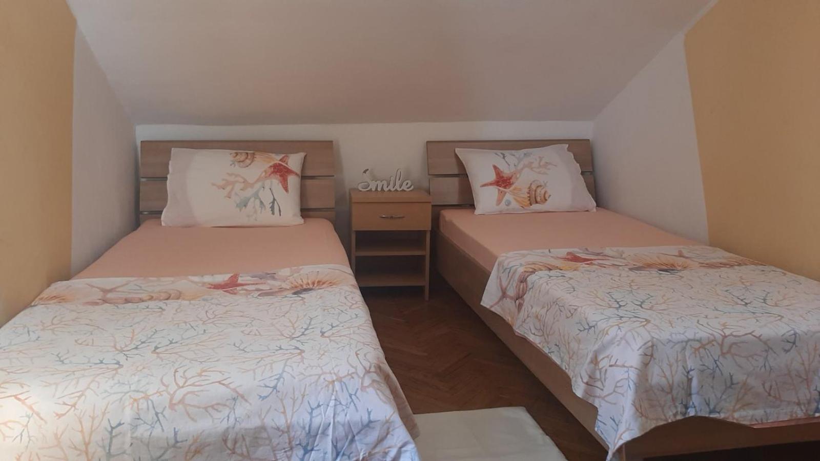 Budva Trosoban stan