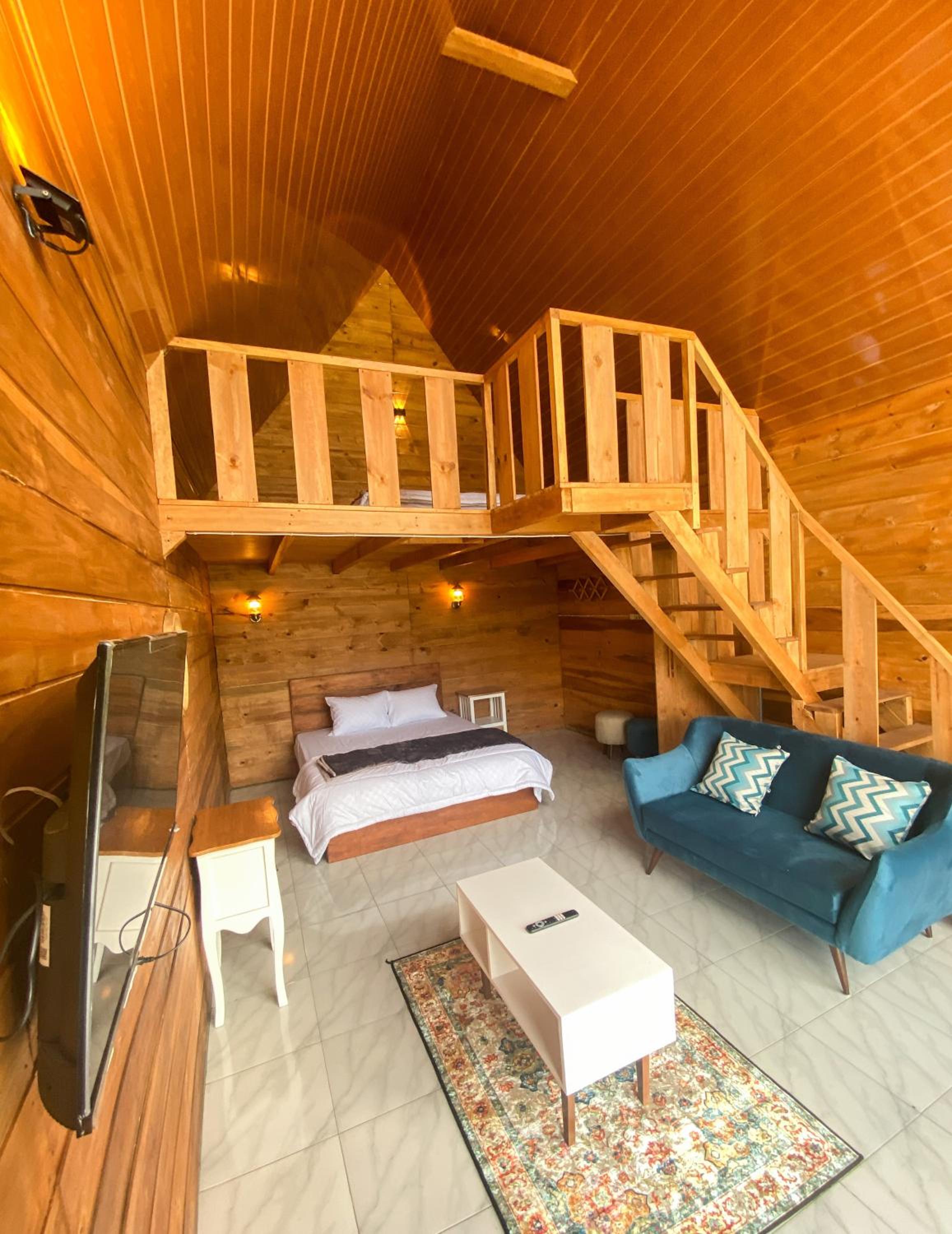 Godieng Cabin 2 view 2