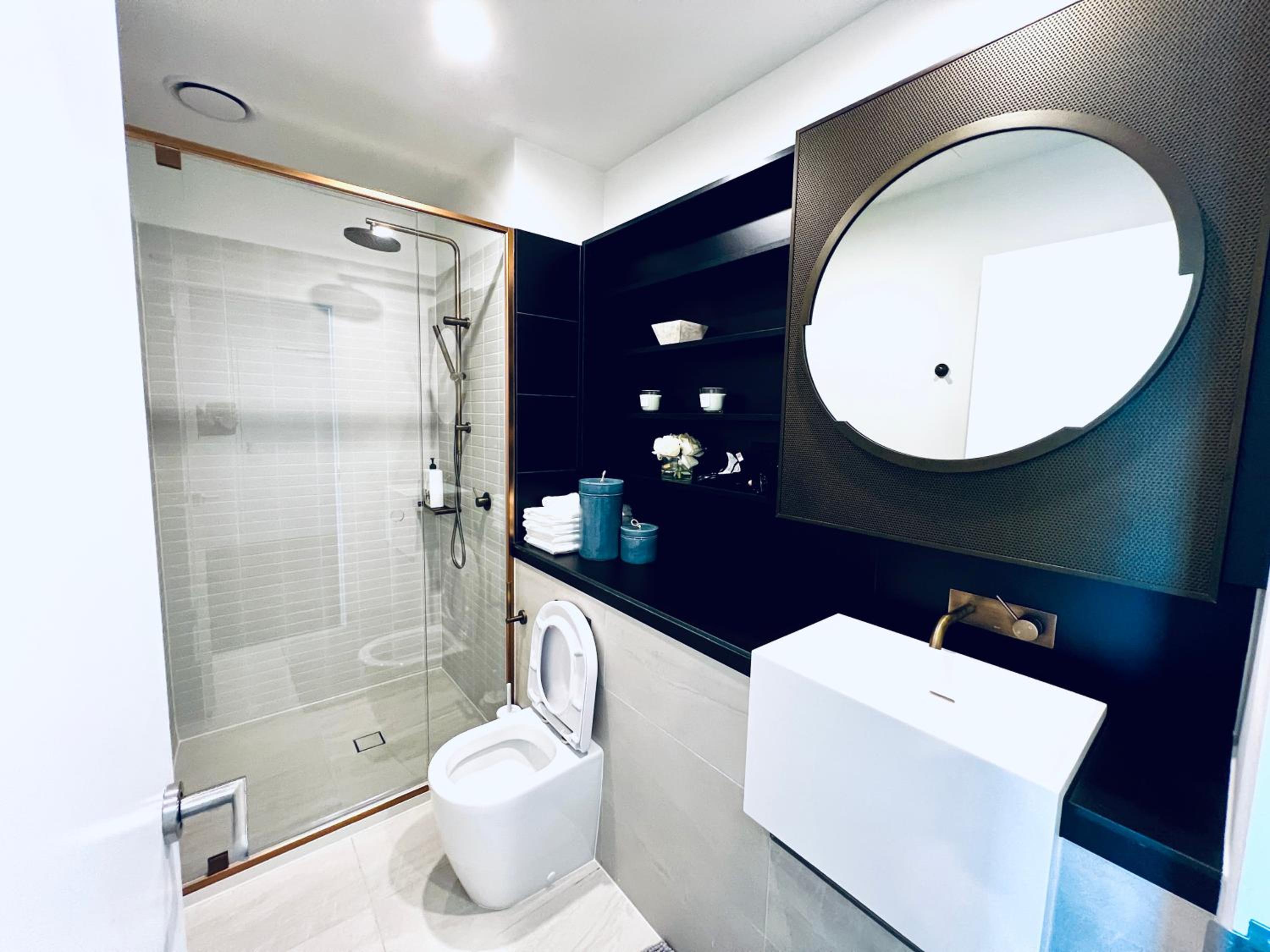 Luxury Indoor Pool, Jacuzzi, Sauna and Steam