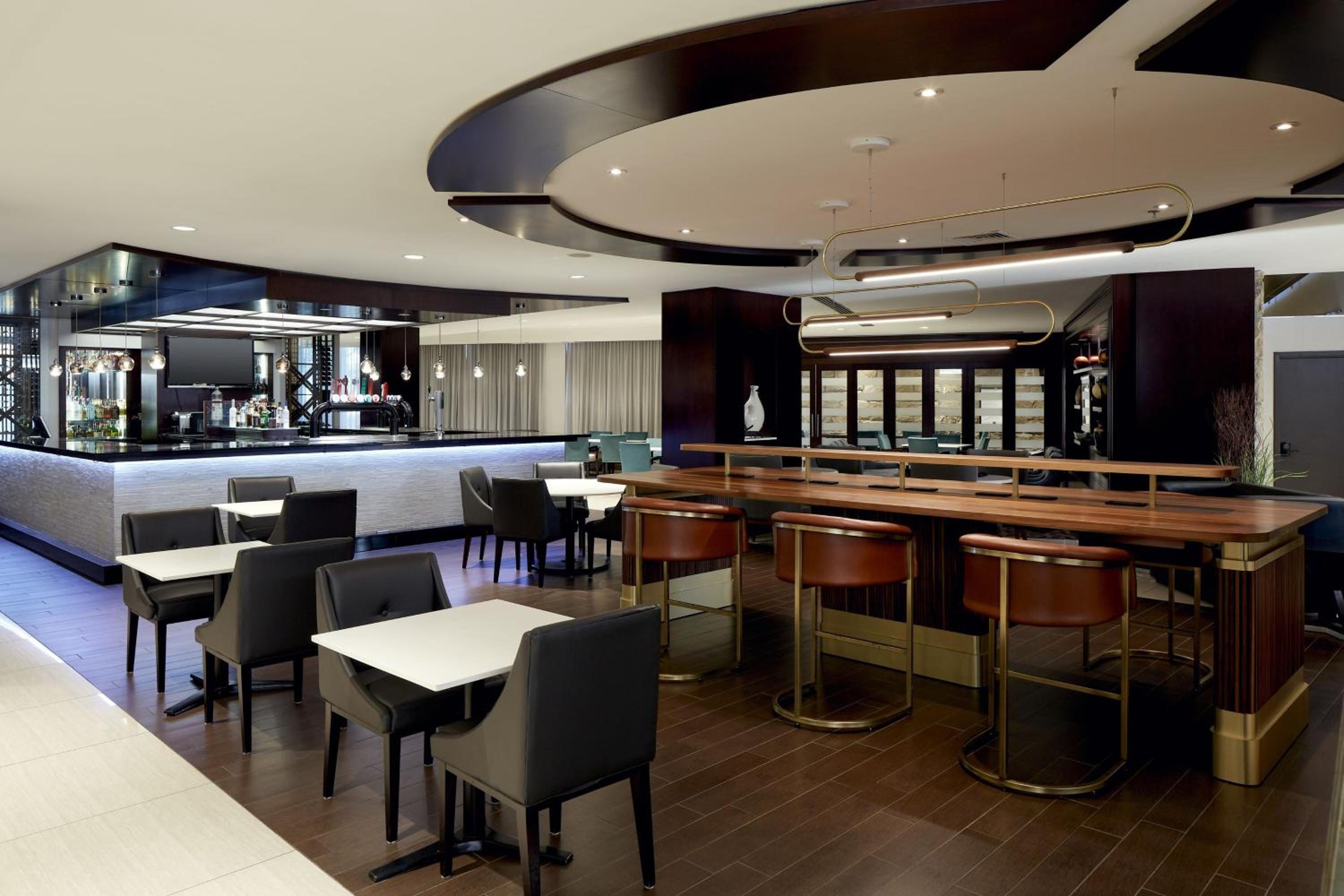 Sheraton Montreal Airport Hotel - Property Image 2