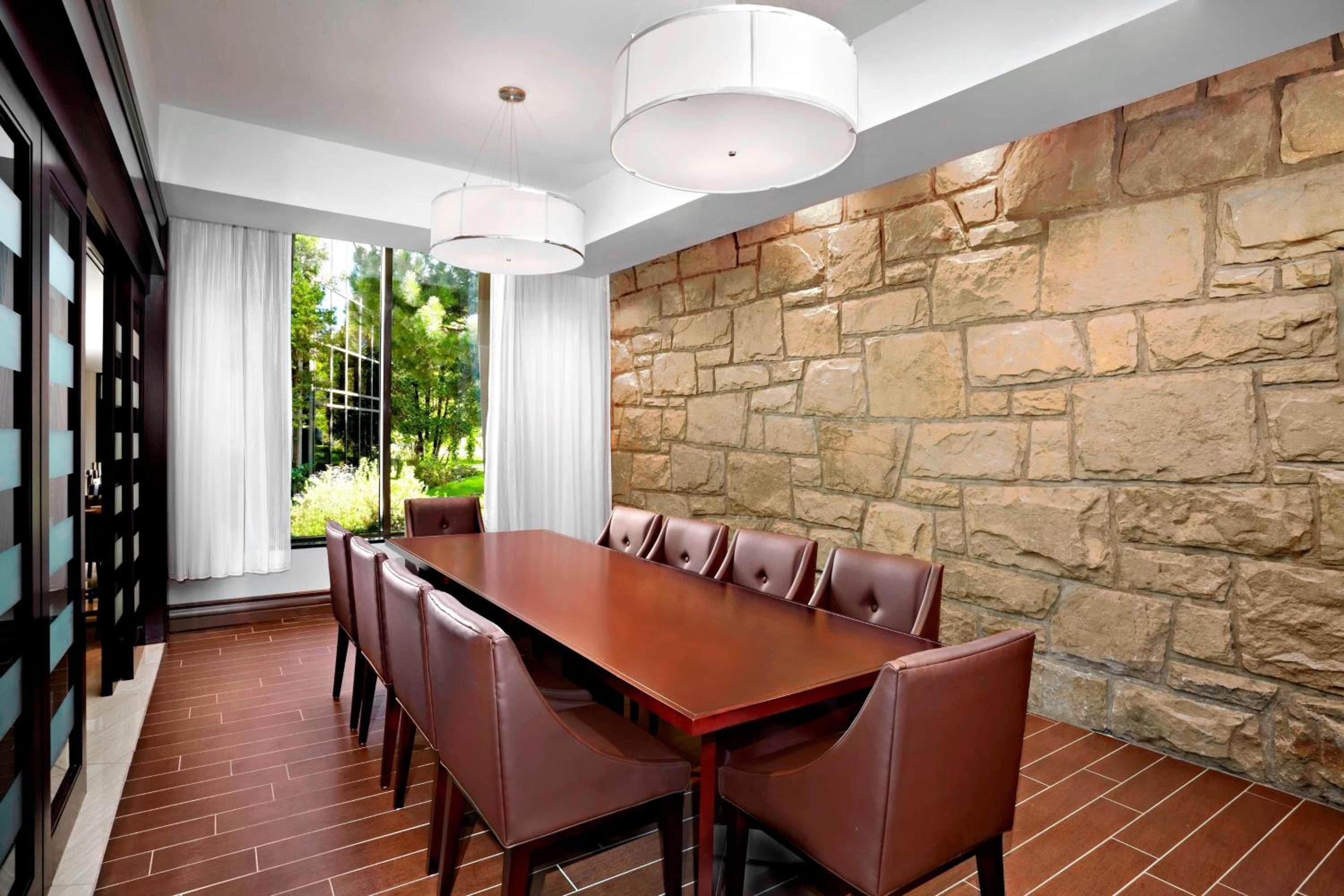 Sheraton Montreal Airport Hotel - Property Image 3
