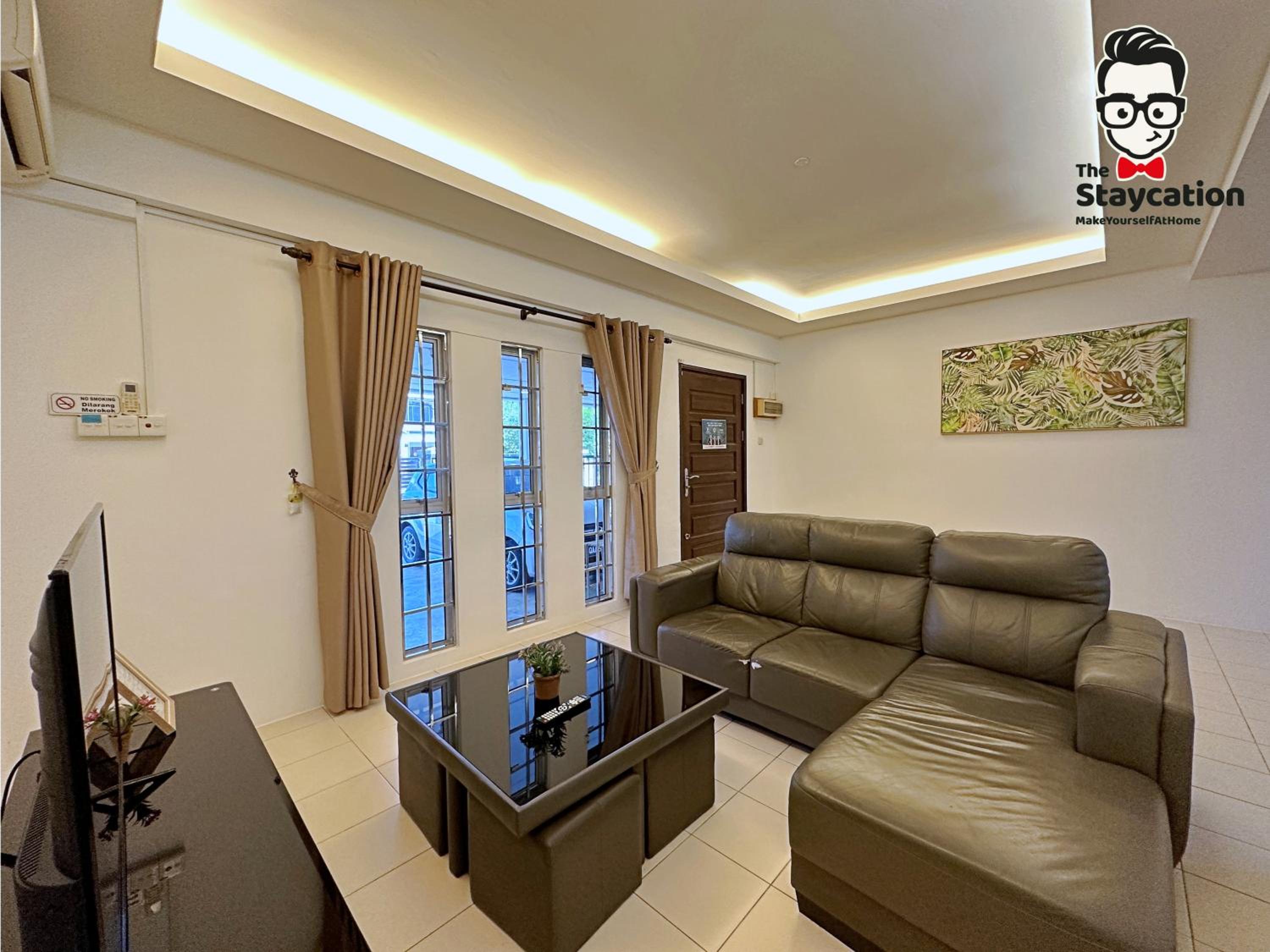 Staycation Homestay 15 Kch City Mall Landed House photo 4