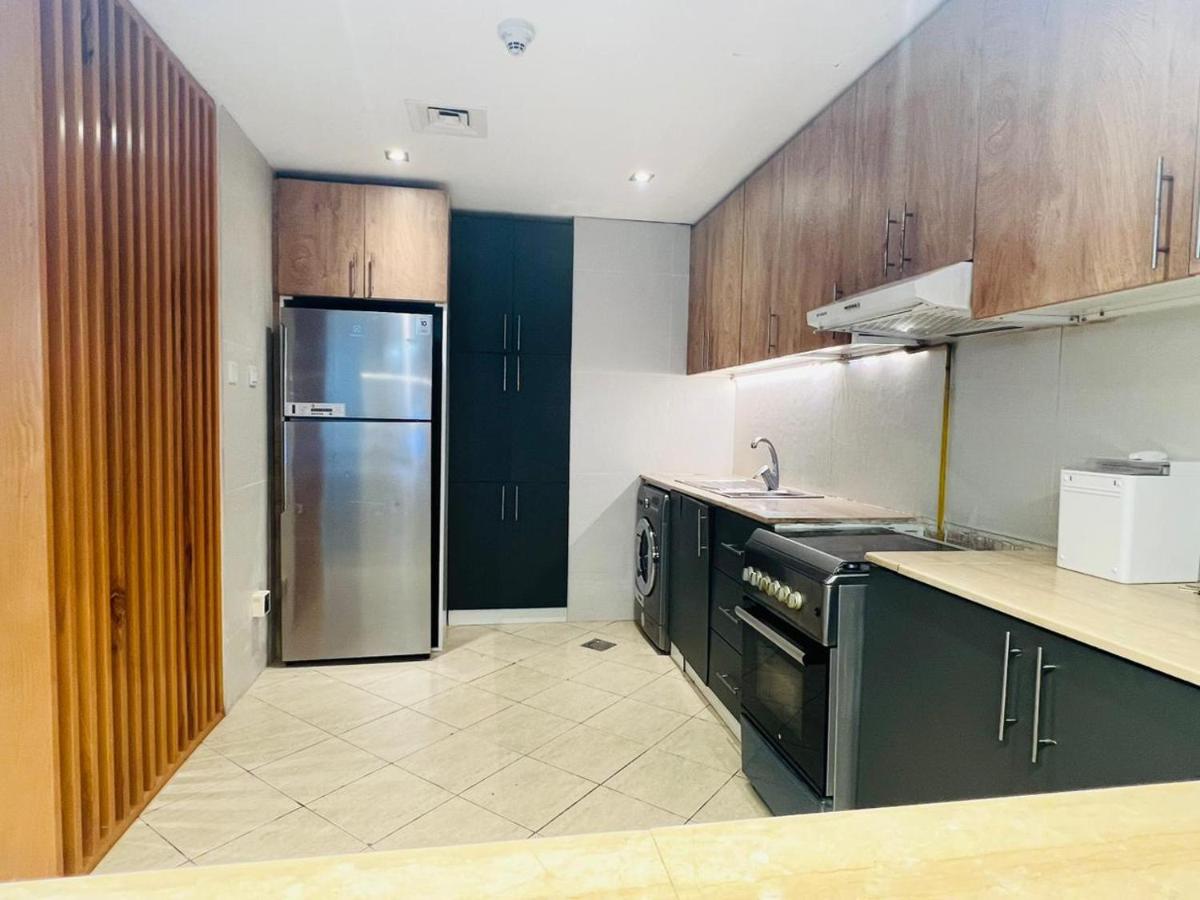 High Floor with city skyline & Burj khalifa view 3 bedroom unit marina