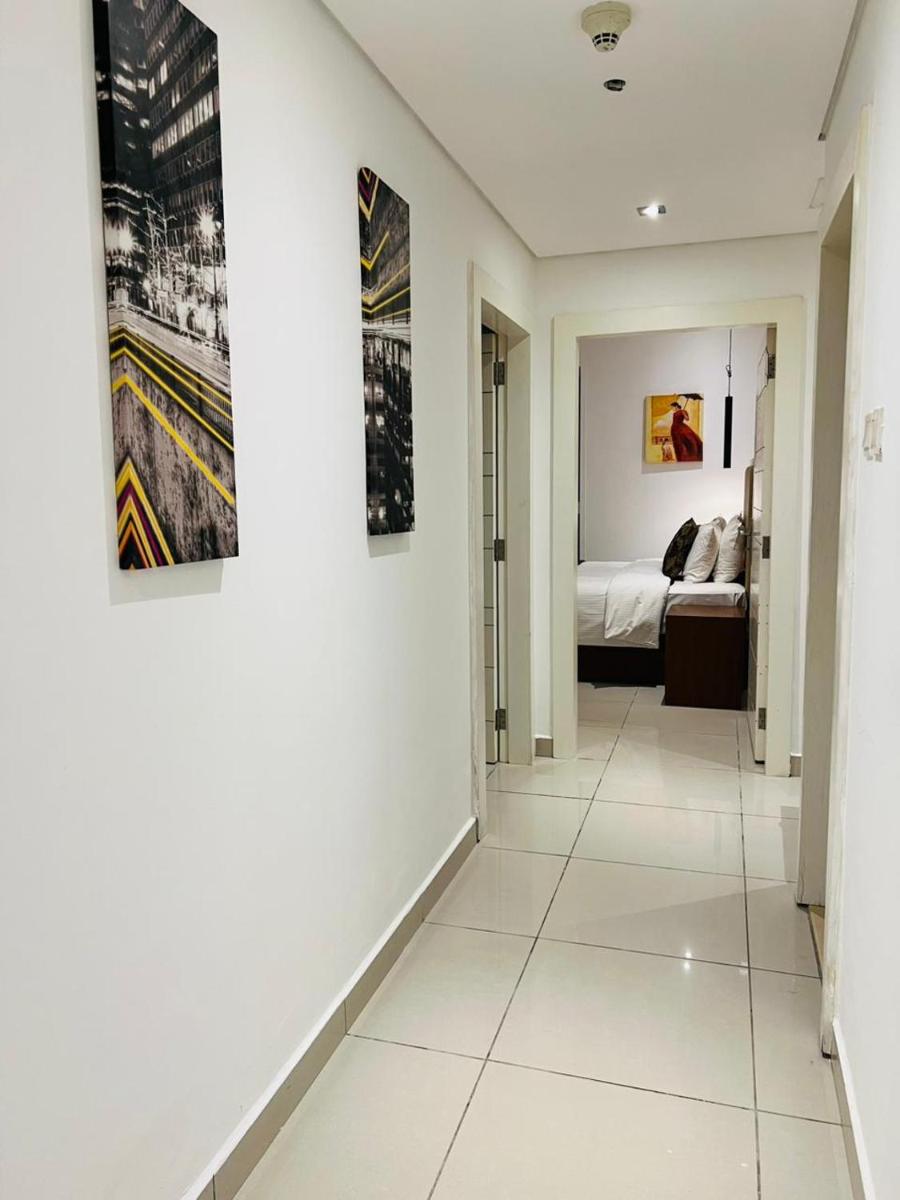 High Floor with city skyline & Burj khalifa view 3 bedroom unit marina