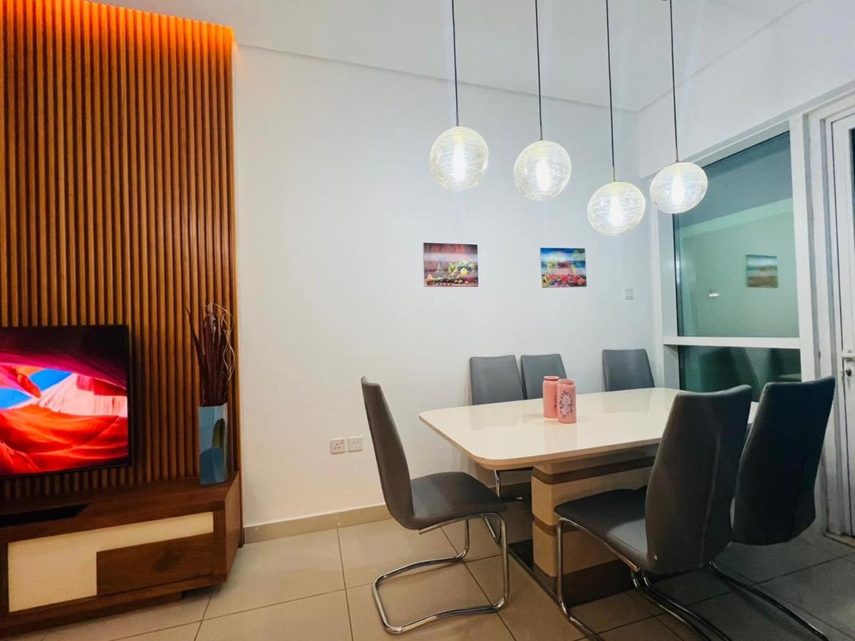 High Floor with city skyline & Burj khalifa view 3 bedroom unit marina