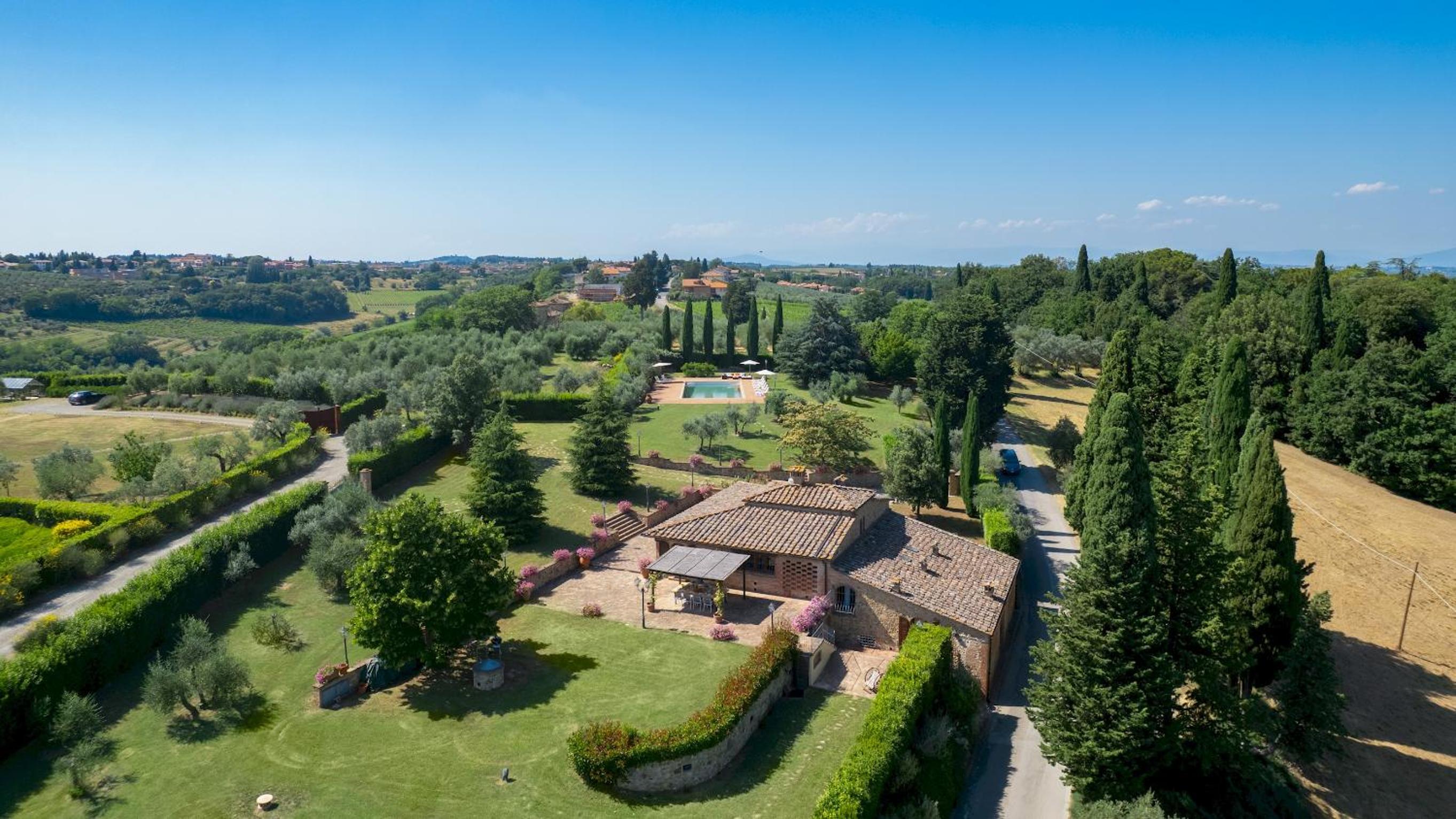 VILLA I LEVRIERI 8, Emma Villas view 5