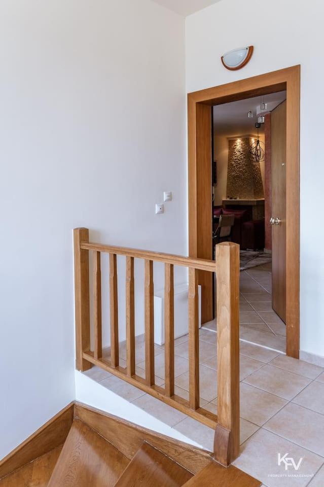 Jacuzzi Apartment - in Athens Riviera