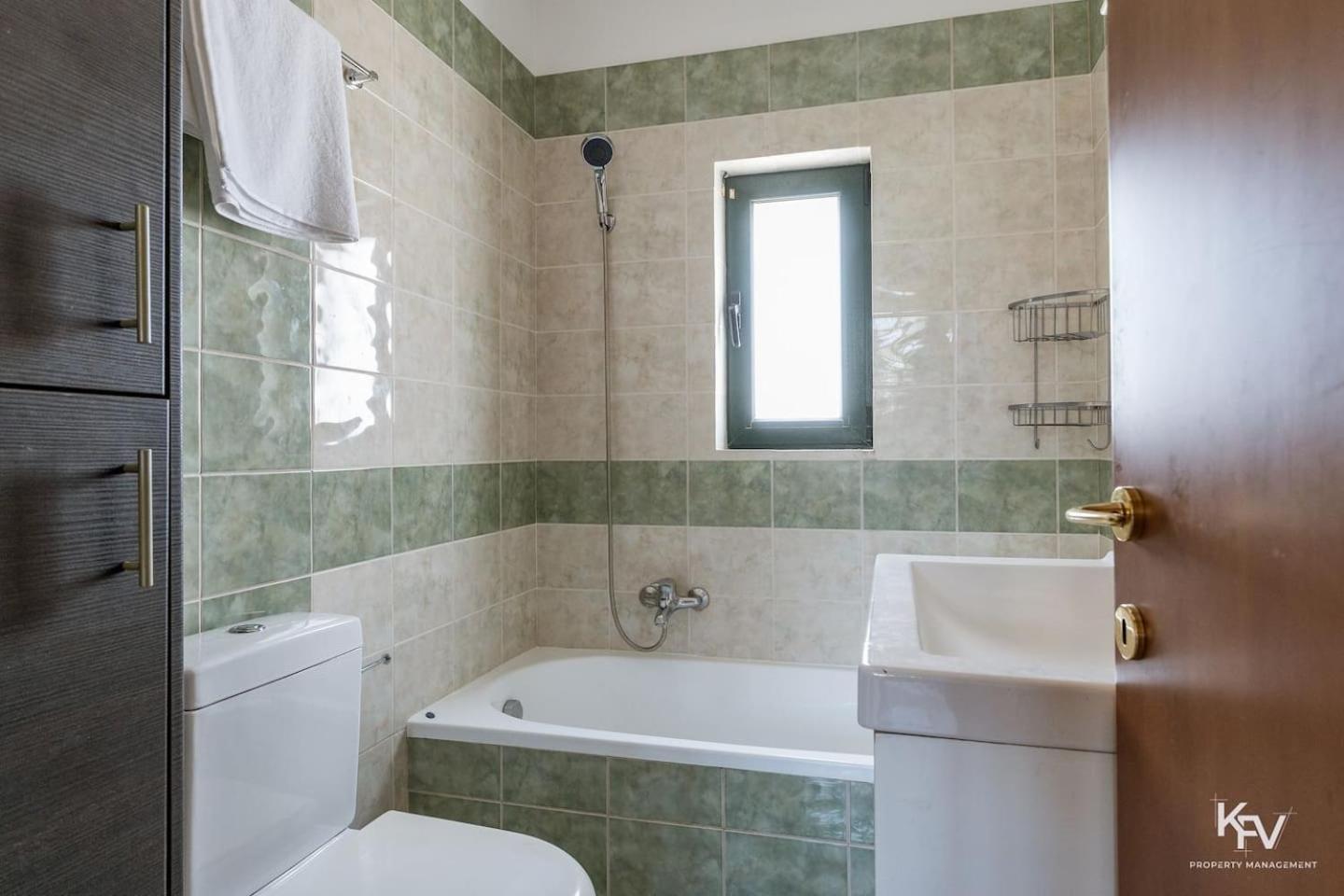Jacuzzi Apartment - in Athens Riviera