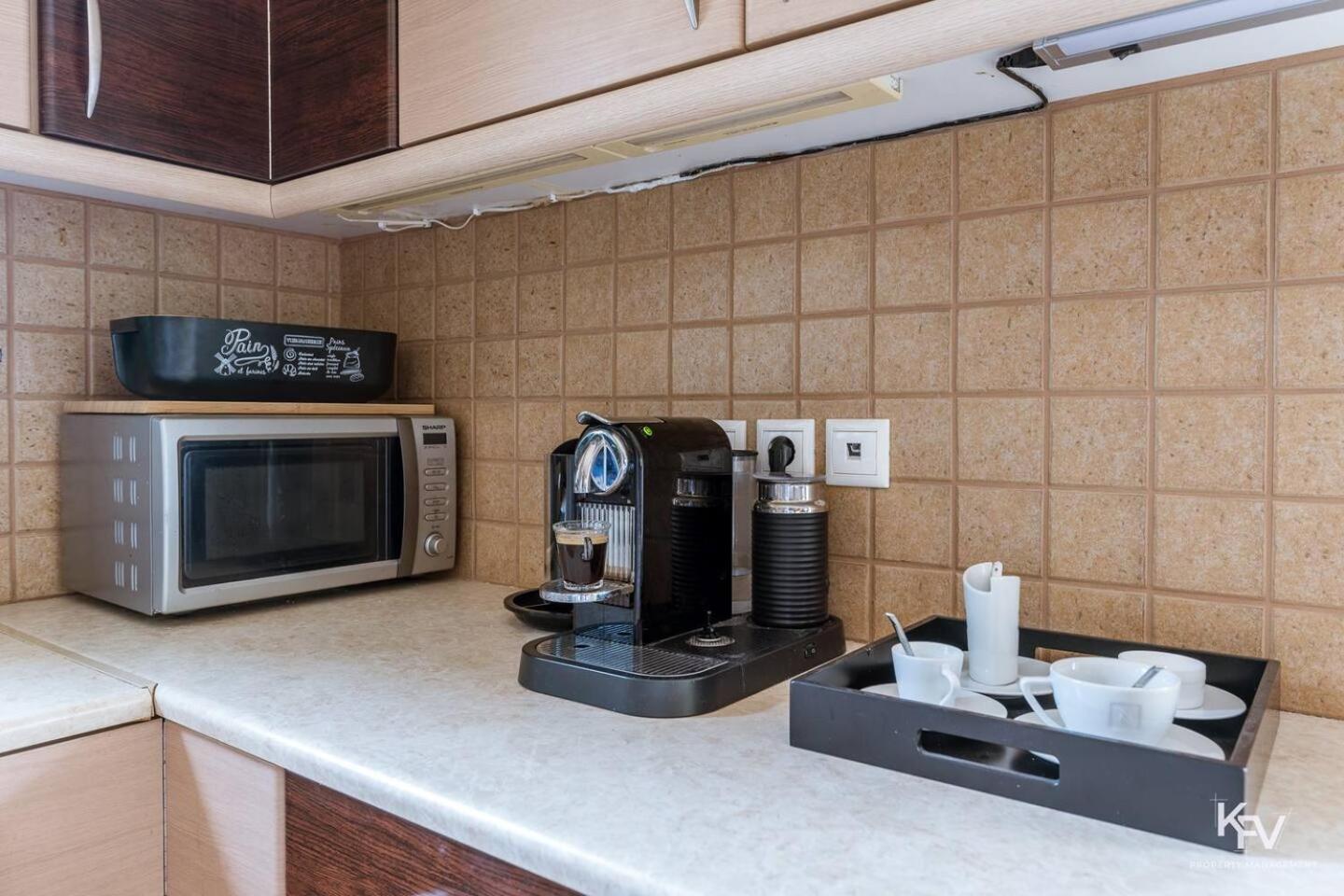 Jacuzzi Apartment - in Athens Riviera photo 5