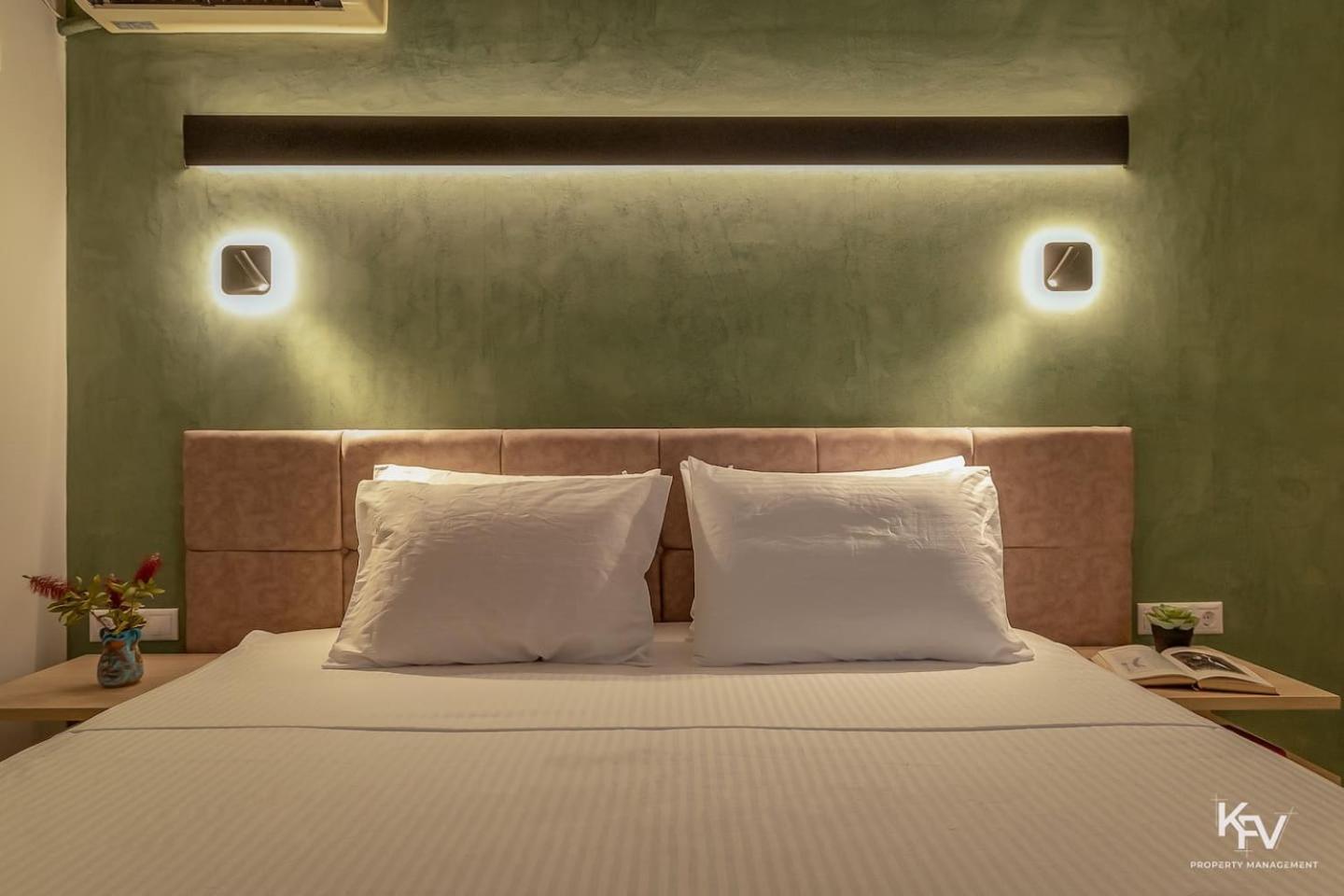 Jacuzzi Apartment - in Athens Riviera photo 2