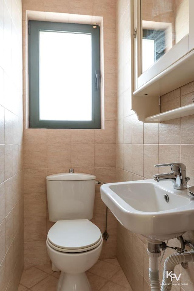 Jacuzzi Apartment - in Athens Riviera