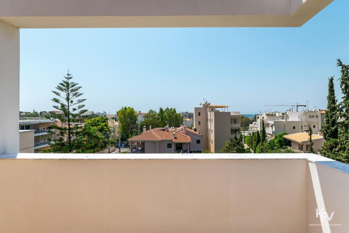 Jacuzzi Apartment - in Athens Riviera