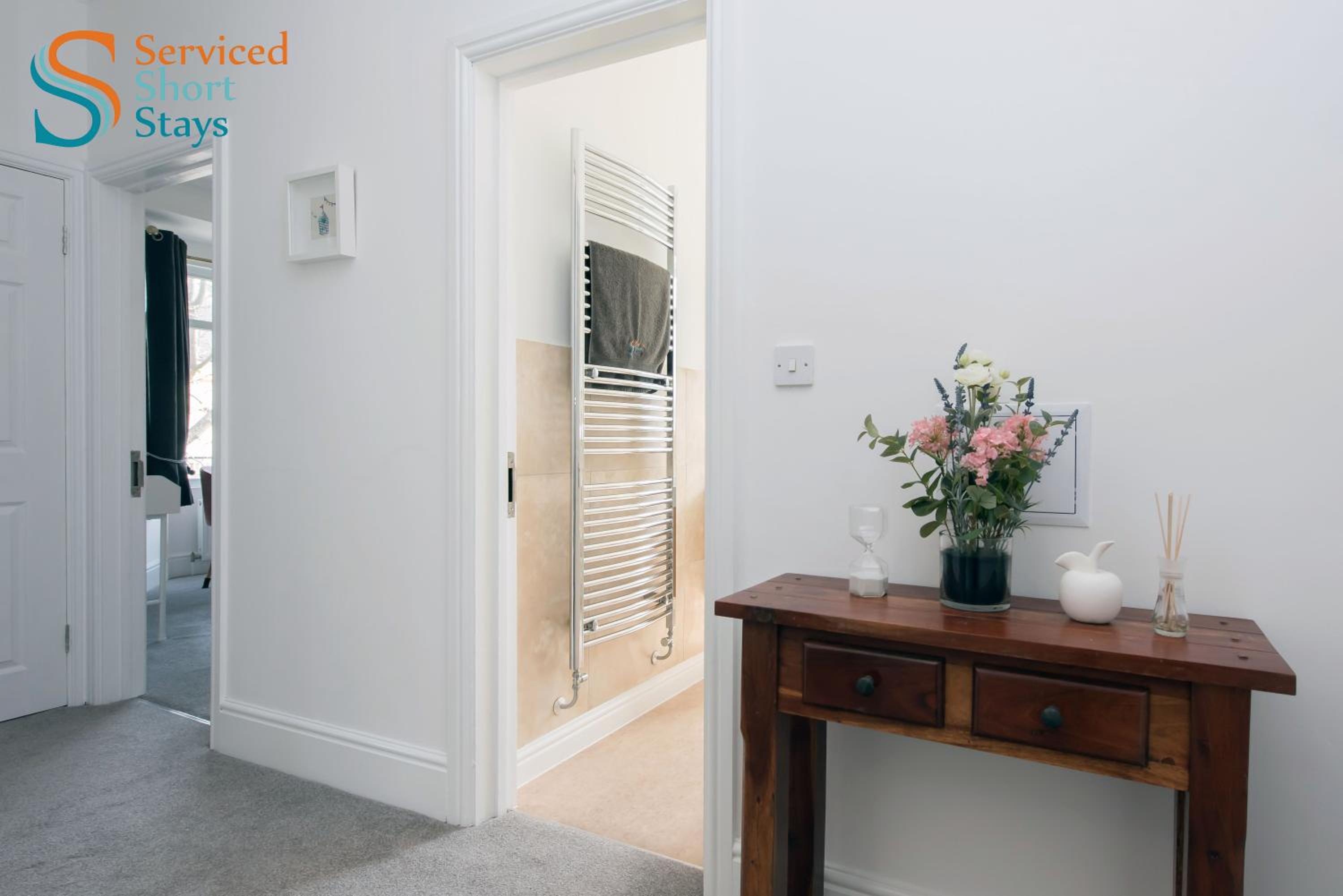 Light and spacious three bedroom house in Margate close to beach and amenities view 3