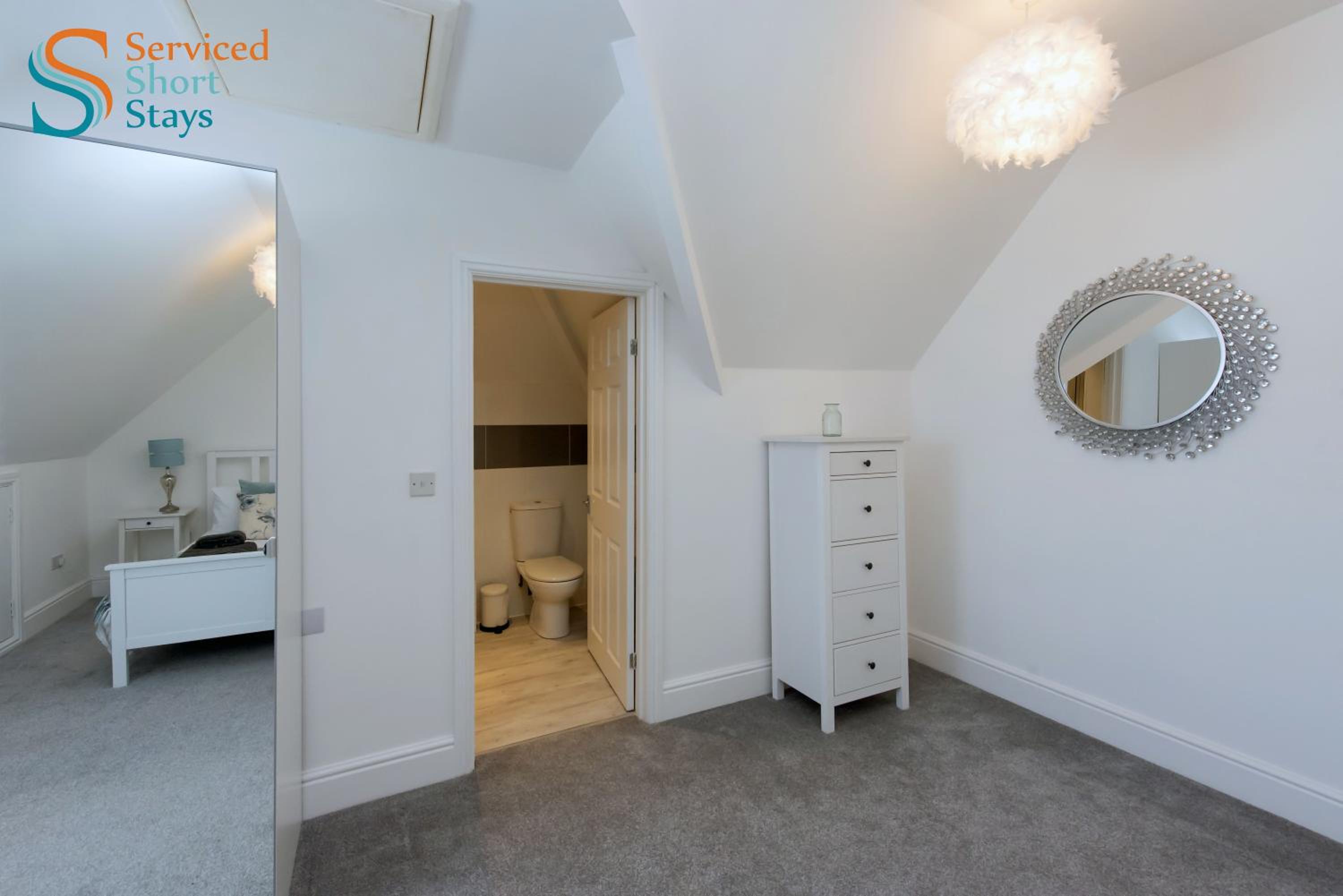 Light and spacious three bedroom house in Margate close to beach and amenities view 2