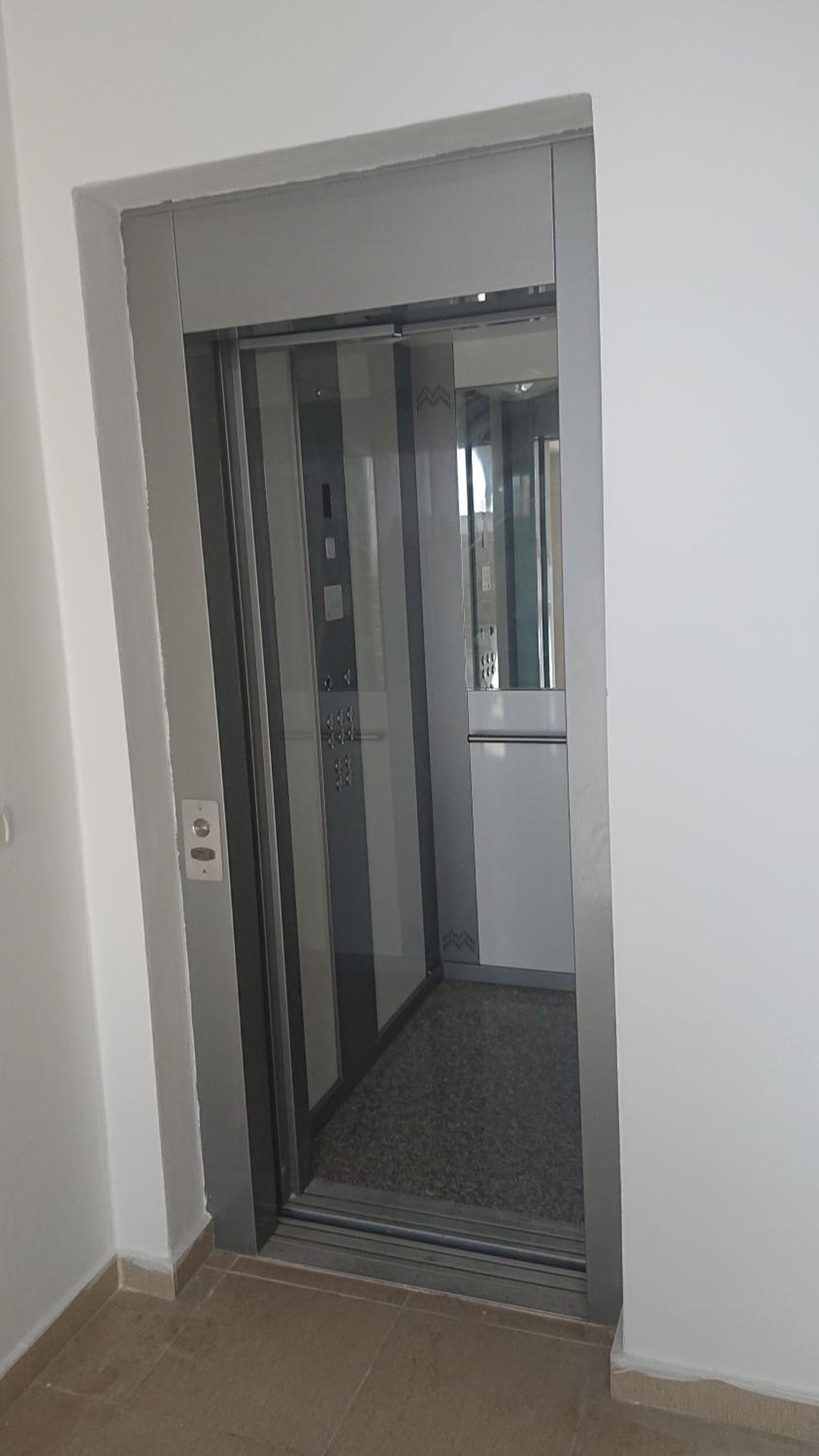 Sea View-Sunlit Coast Apartment Durrës
