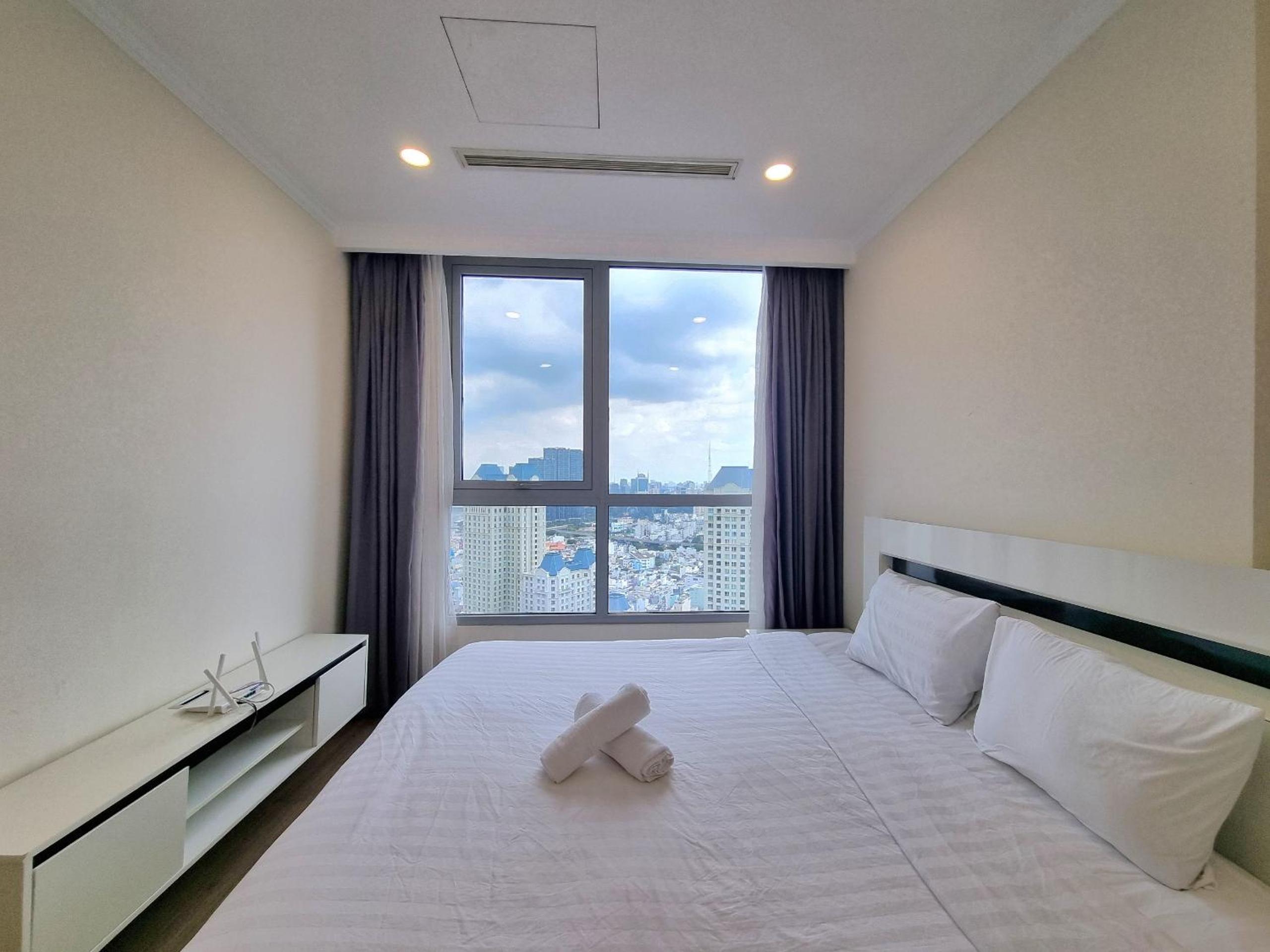 Vinhomes Central Park Luxury Apartment 1,2,3,4 bedroom, Landmark 81 area