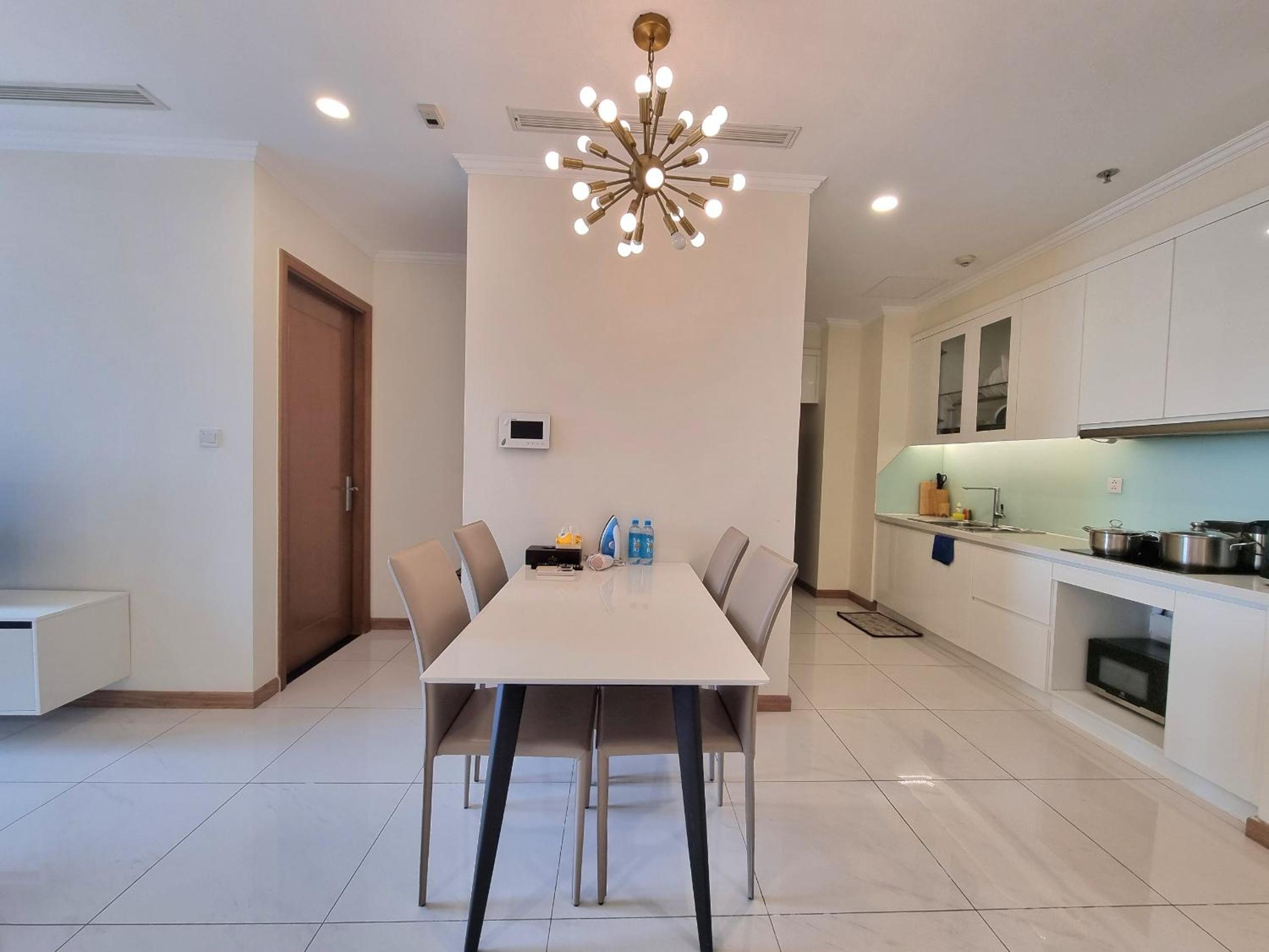 Vinhomes Central Park Luxury Apartment 1,2,3,4 bedroom, Landmark 81 area