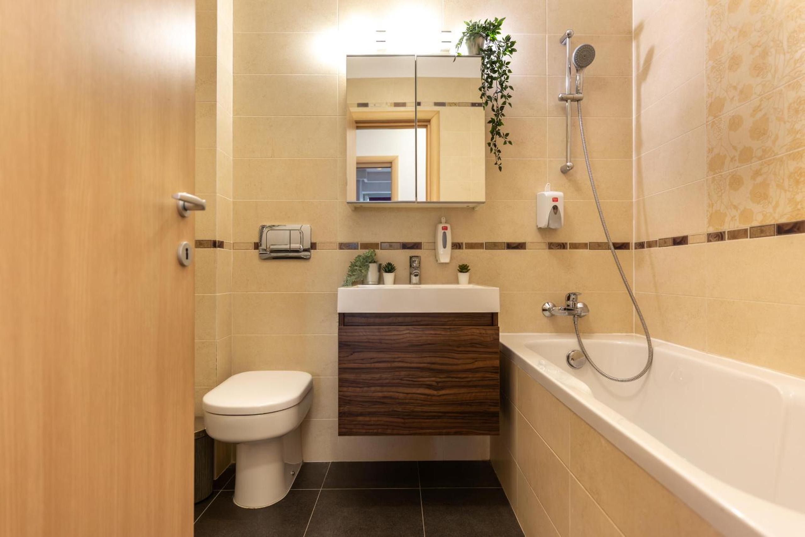 Long Stays Heaven - Comfortable & Spacious Apartments in Baneasa view 5