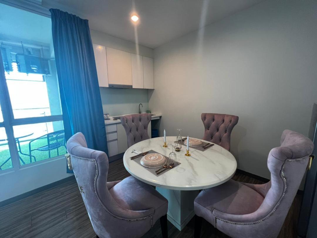 Honeymoon Suite By A Legacy Hotel - KLCC Lake View