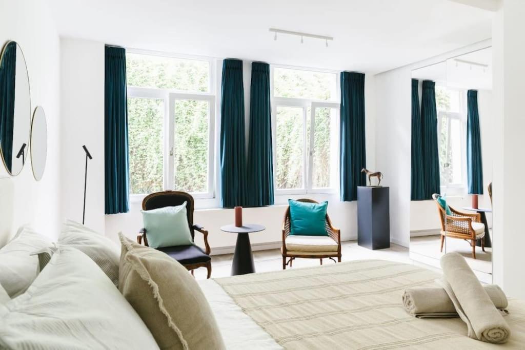 High-end 3BDR apartment @ city center