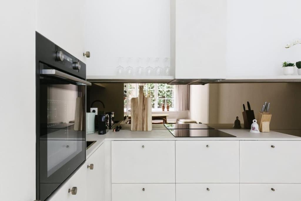 High-end 3BDR apartment @ city center