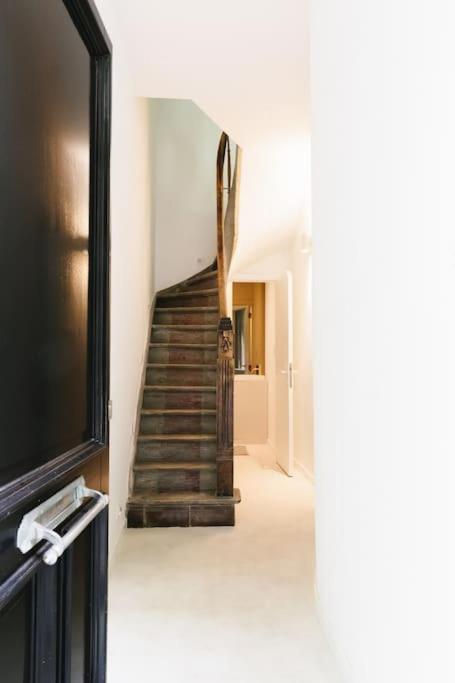 High-end 3BDR apartment @ city center