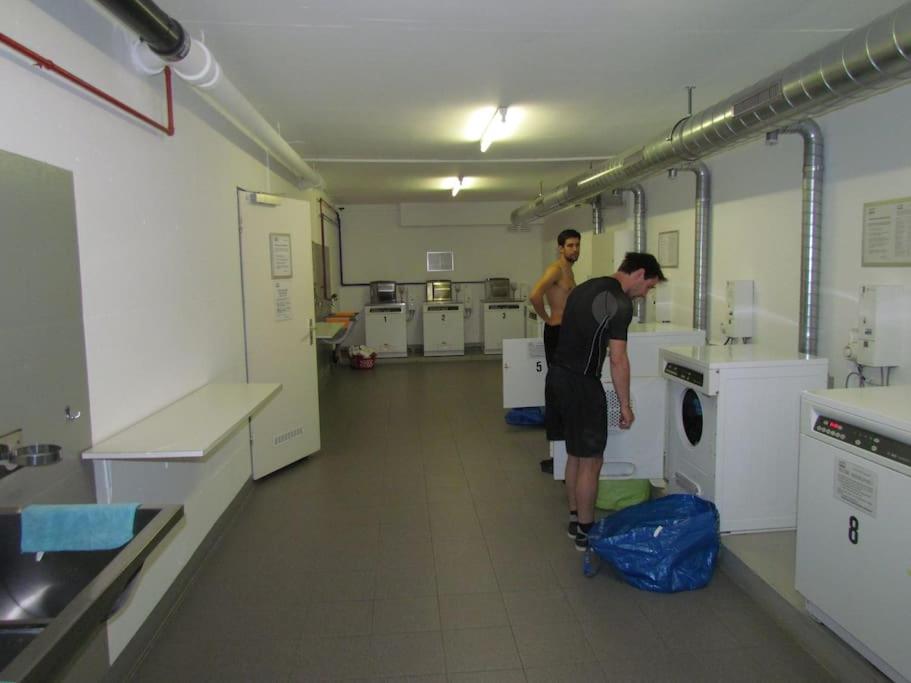 Laax with indoor and outside pool, sauna, 200 Meter to Ski lift , Fitnessroom, Tennis Place, Joyroom, Parkstadion Reserve