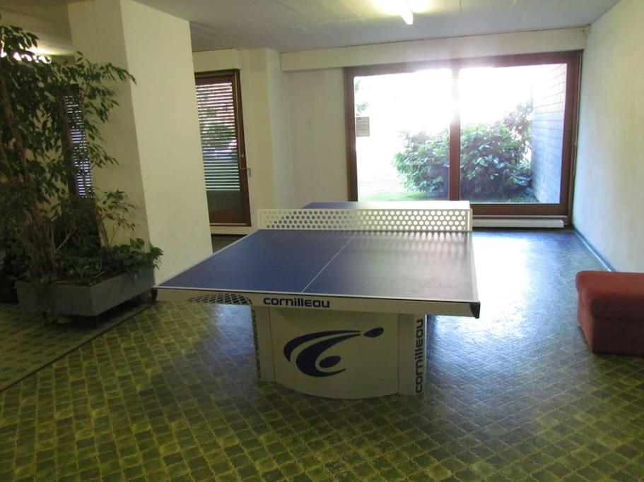 Laax with indoor and outside pool, sauna, 200 Meter to Ski lift , Fitnessroom, Tennis Place, Joyroom, Parkstadion Reserve
