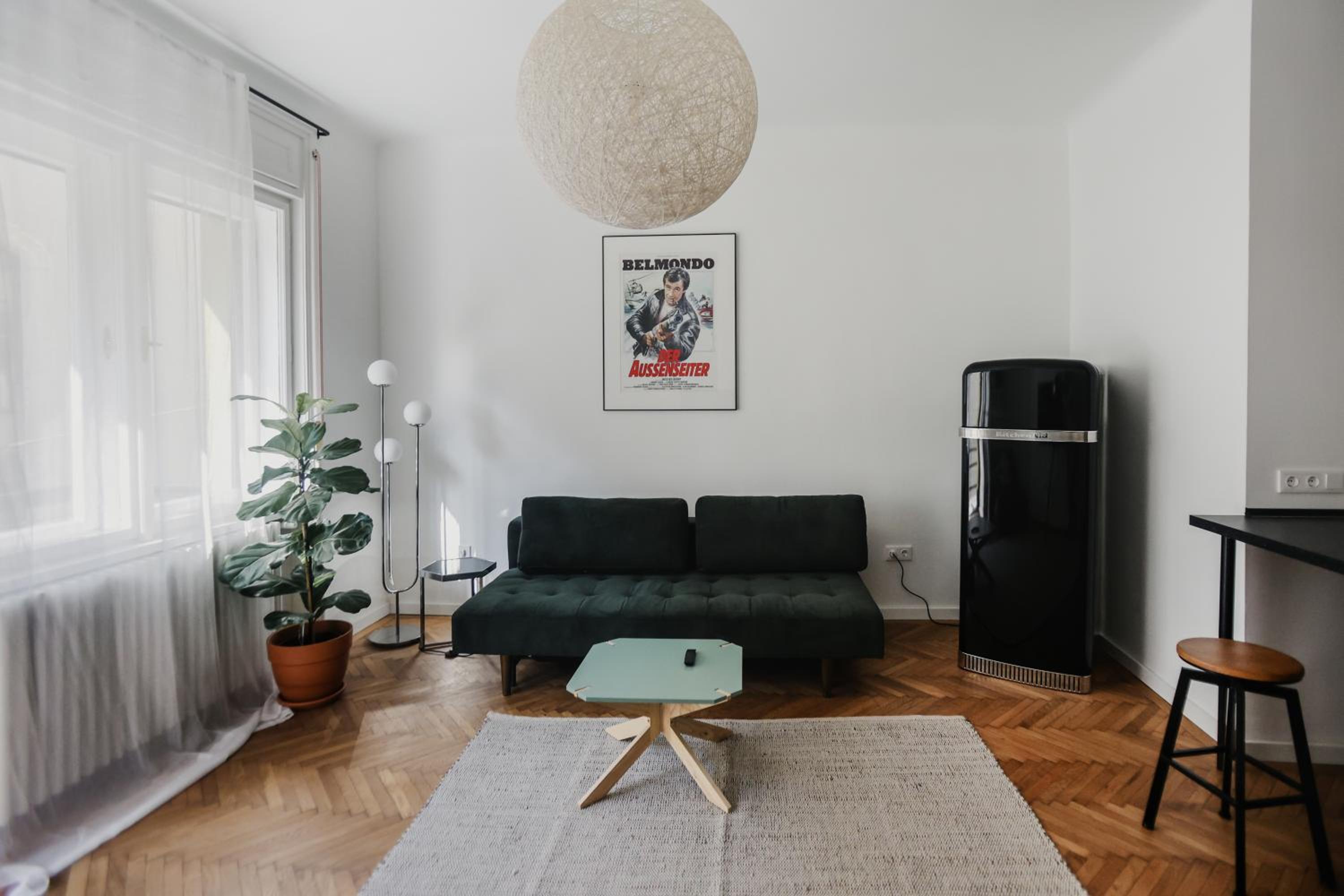 New 1BDR Modern Bauhaus flat