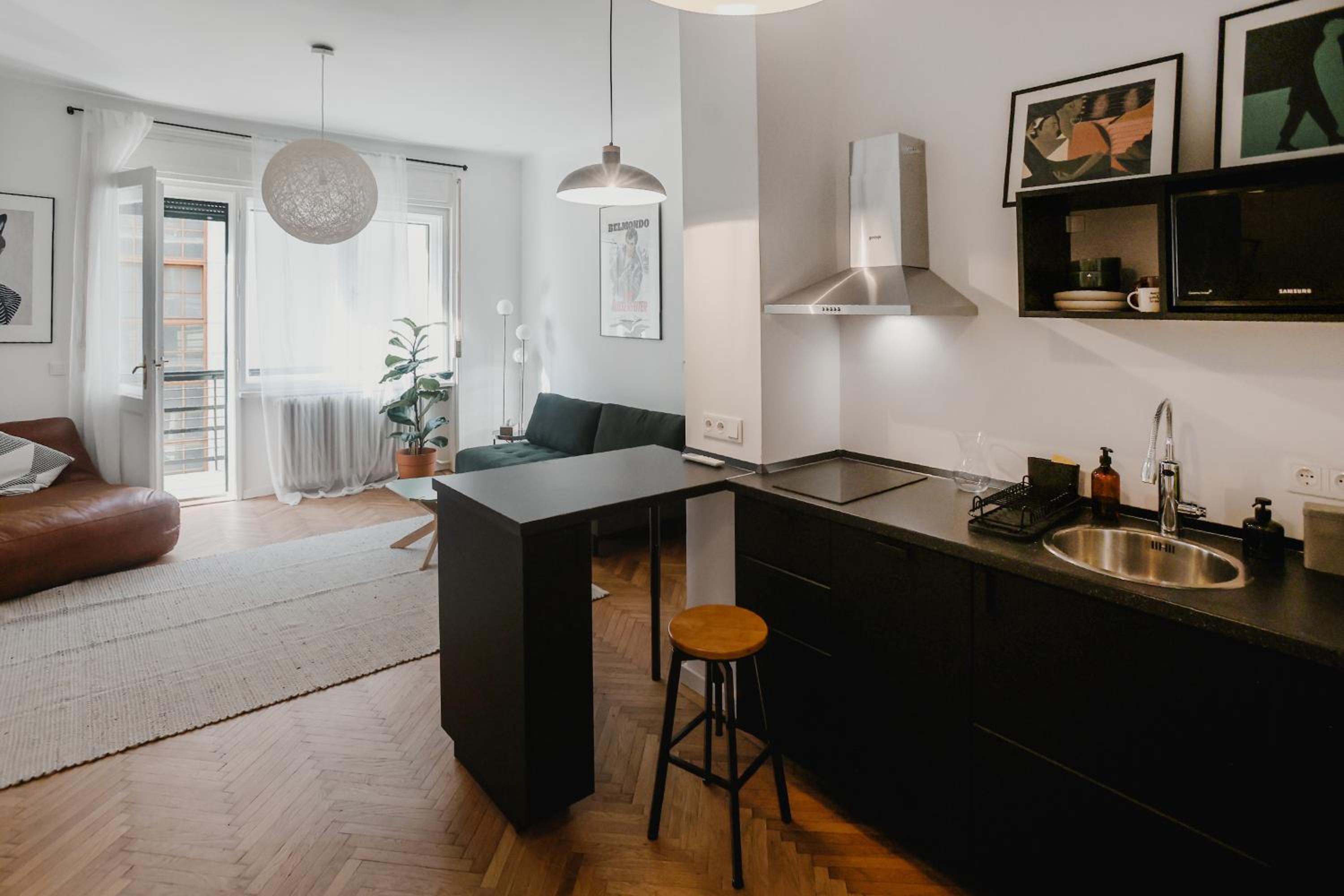 New 1BDR Modern Bauhaus flat