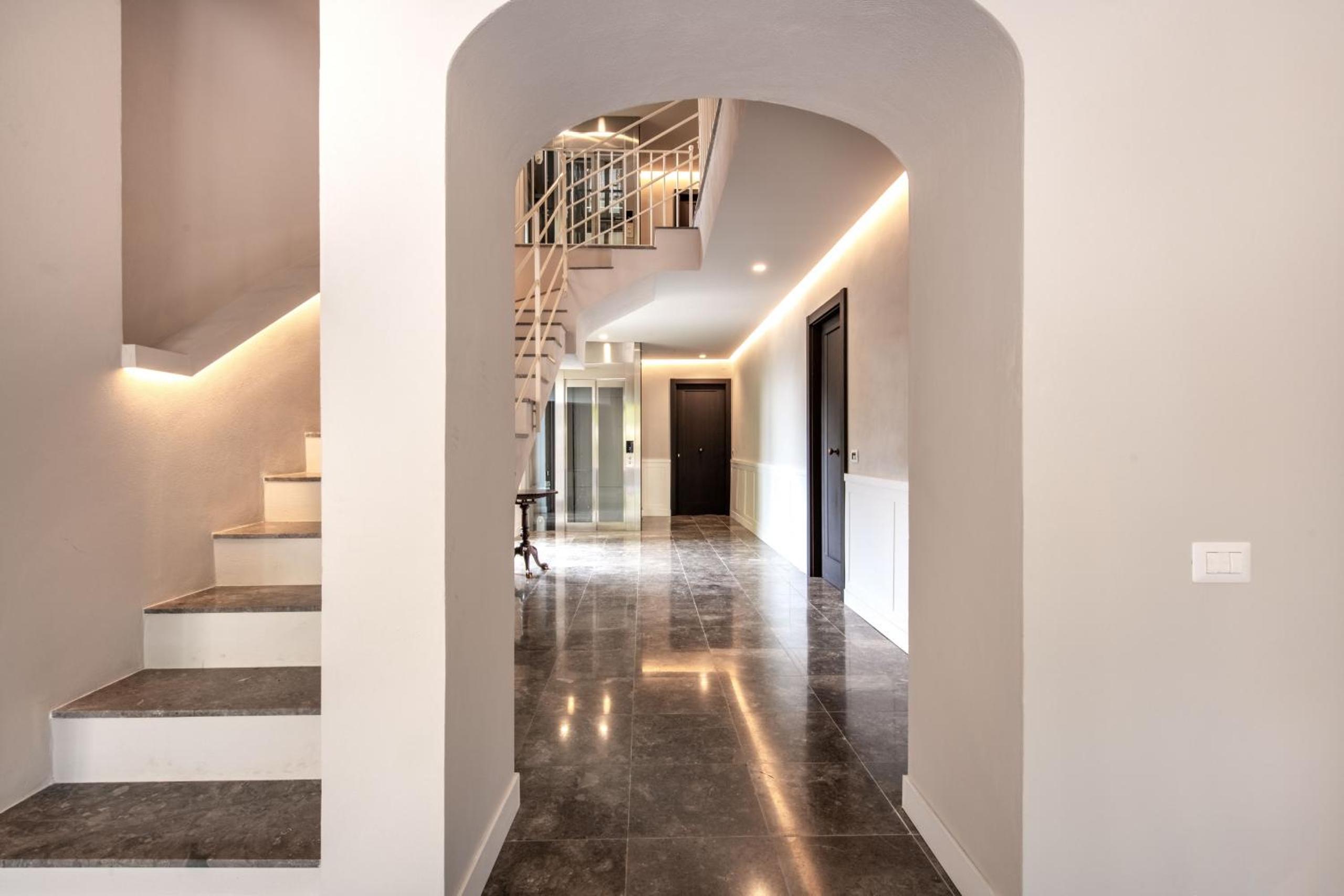 Palazzo De Gregorio Apartments view 3