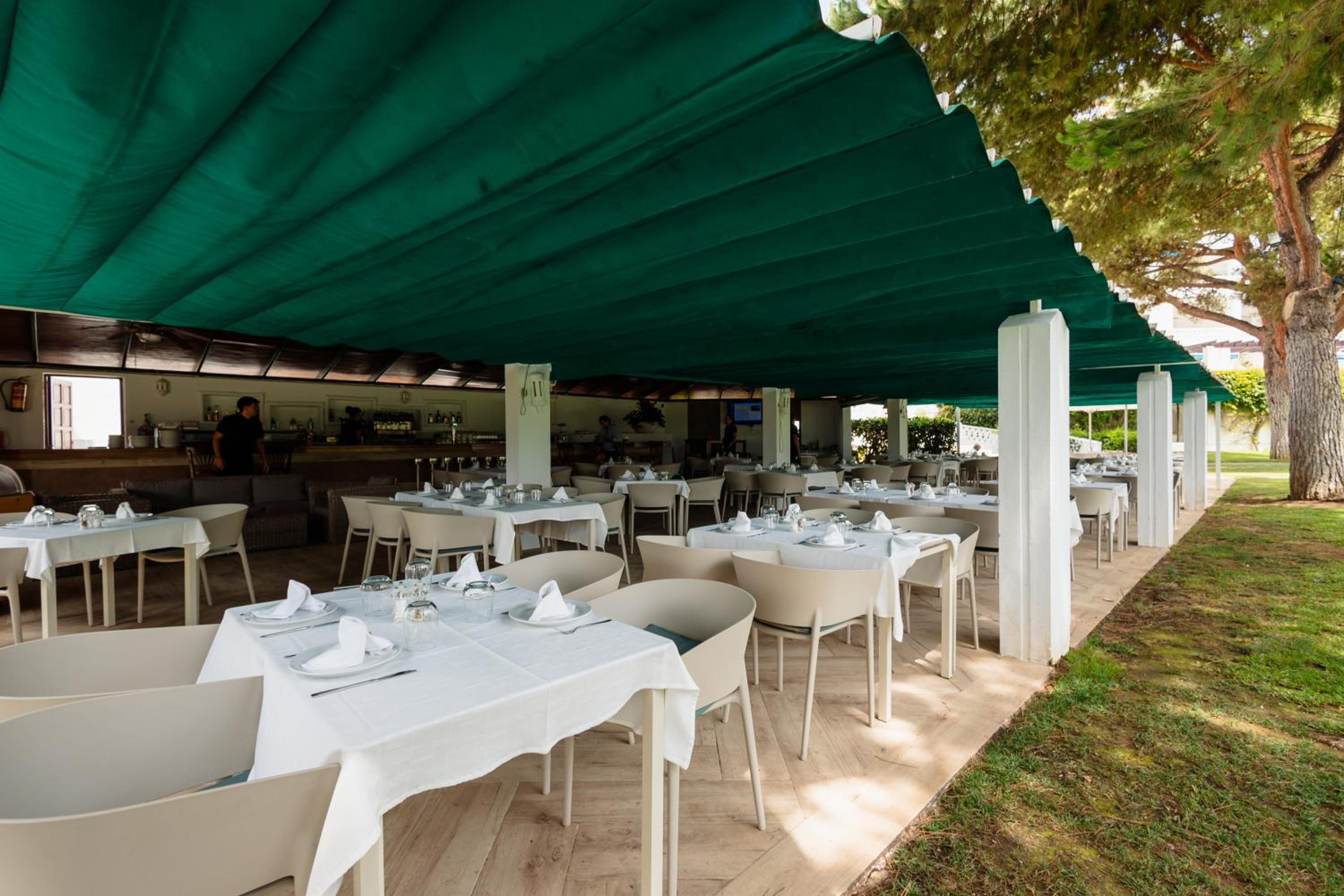 Holiday home, with direct access to the beach, sea views and south facing, in Puerto Banús view 2