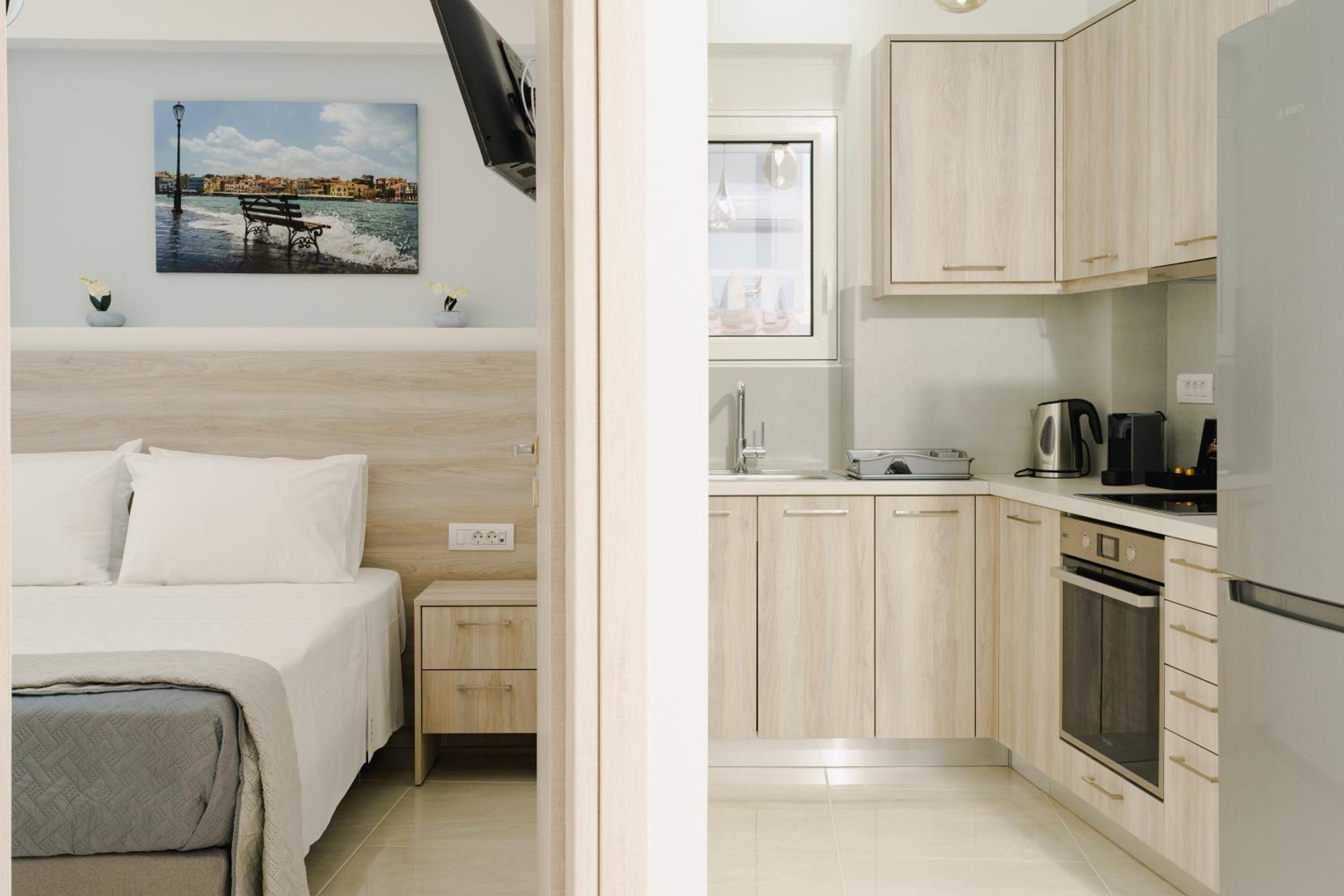 EDEL Luxury Apartments view 4