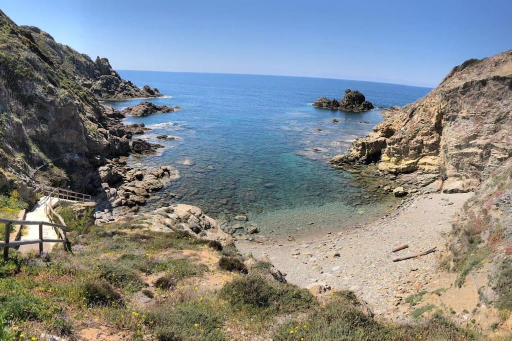 Oasi del Relax - Seaside Peaceful Panoramic Terrace in ITALY - new Sardinia apartment 50 mt beach&sea full comfort air conditioning-WiFi-Parking-Privacy