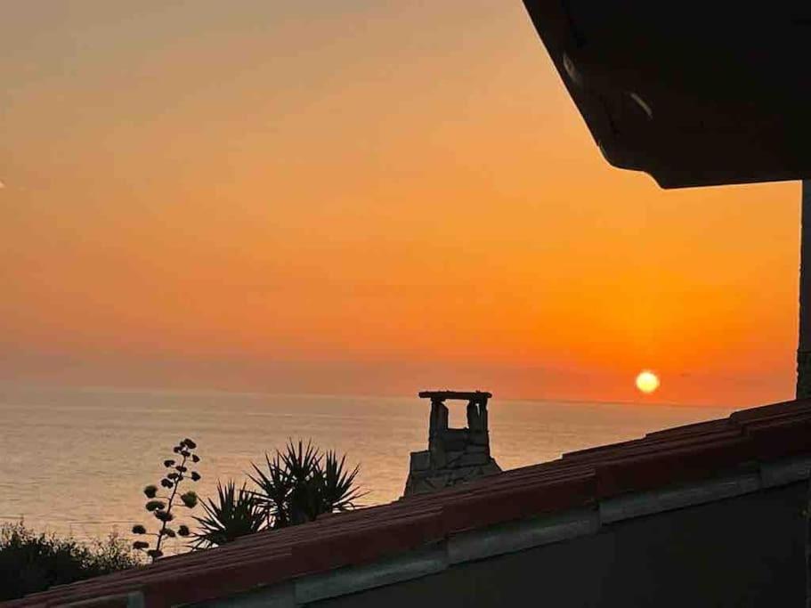 Oasi del Relax - Seaside Peaceful Panoramic Terrace in ITALY - new Sardinia apartment 50 mt beach&sea full comfort air conditioning-WiFi-Parking-Privacy