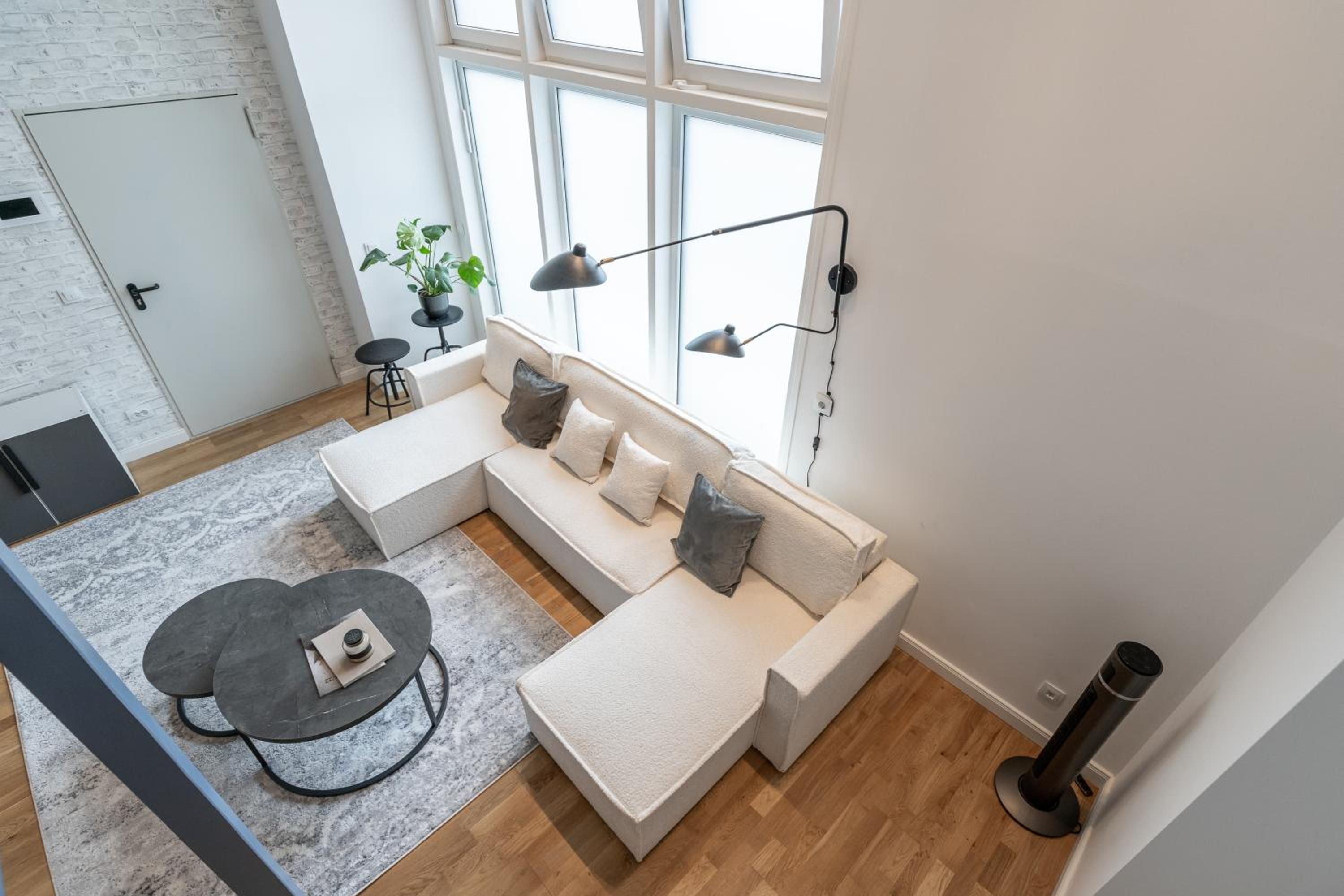 Spacious Lofts In Wedding