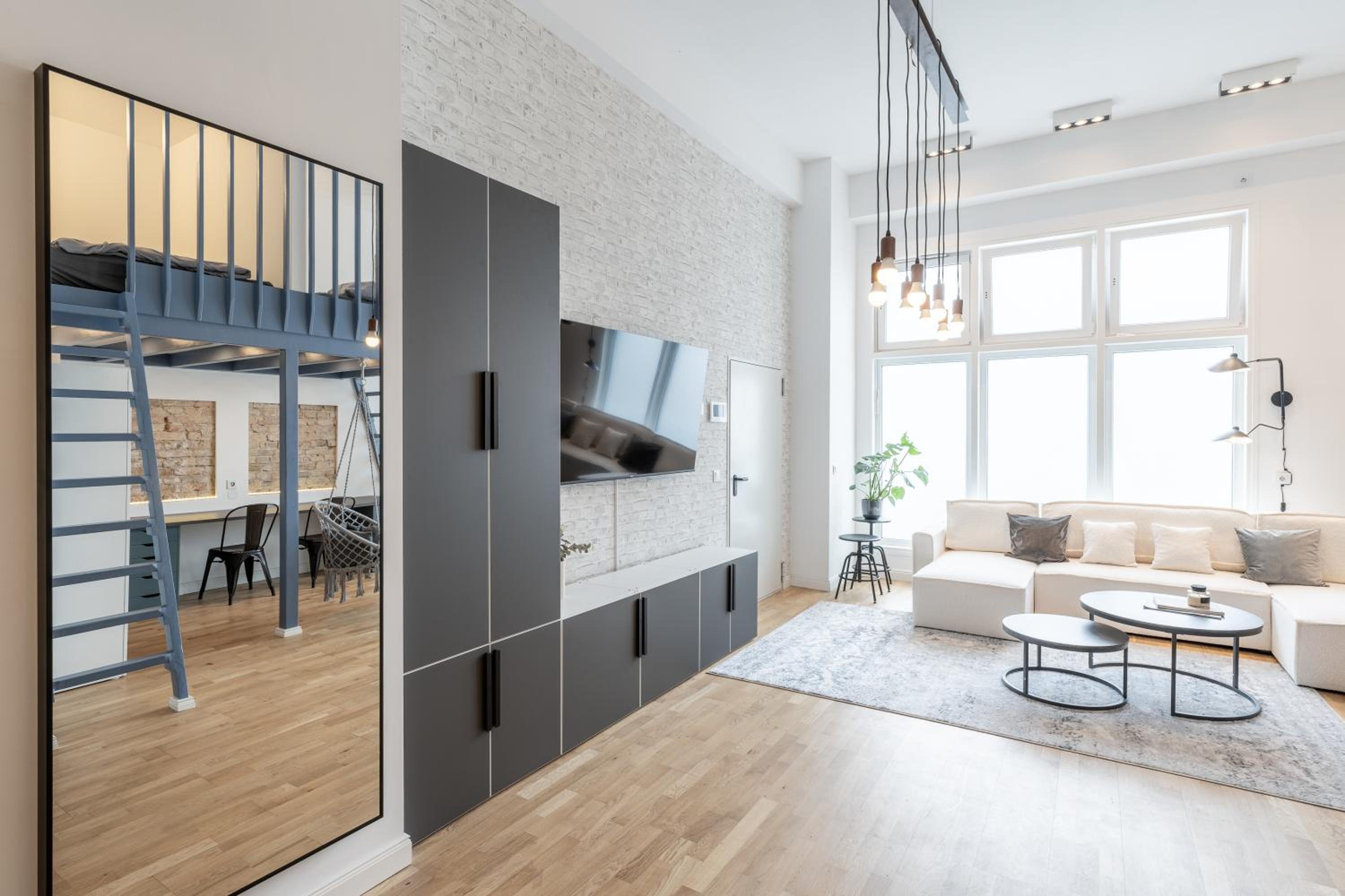 Spacious Lofts In Wedding